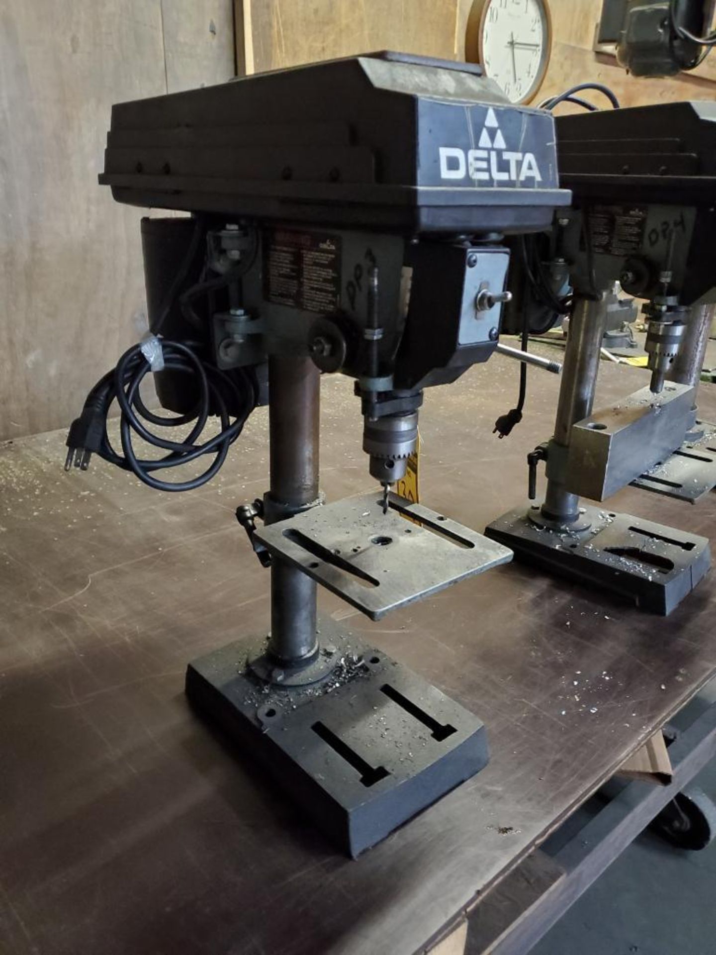 DELTA 11-950 BENCH TOP VERTICAL DRILL PRESS, 6-1/2'' X 6-1/2'' TABLE - Image 2 of 4