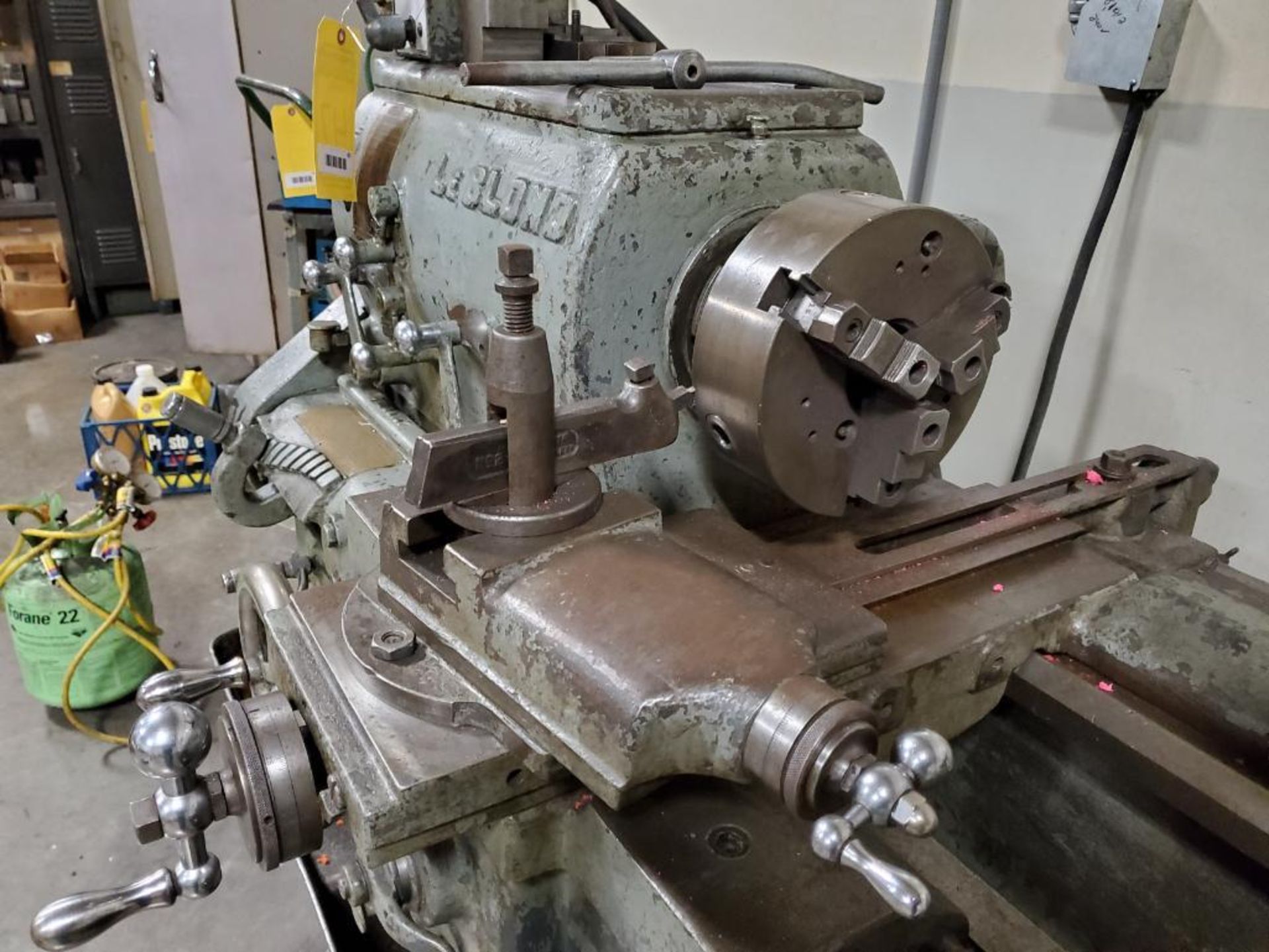 LEBLOND HORIZONTAL GAP BED ENGINE LATHE, 75'' BED, CROSS SLIDE, TOOL POST, TAILSTOCK, 8'' 3-JAW CHUC - Image 5 of 7