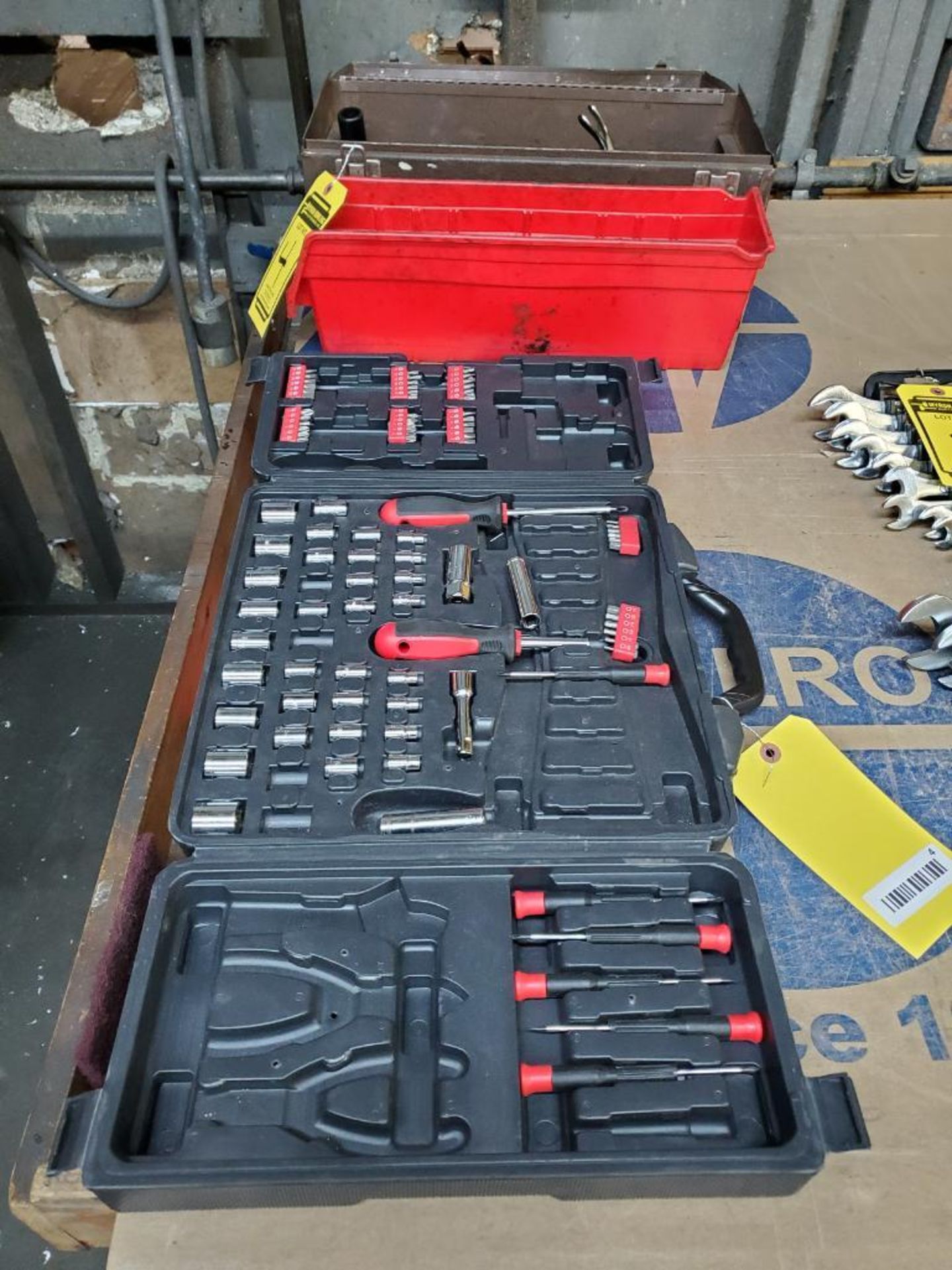 TOOLBOX W/ HAND TOOLS, FOLD-OPEN TOOL KIT W/ SOCKETS, SCREW BITS, SCREW DRIVER, SMALL DRIVERS, PLAST