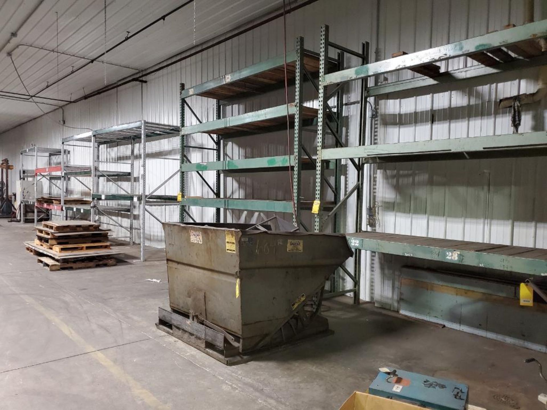 (13X) BAYS OF ASSORTED PALLET RACKING: TEAR DROP & SLOT TYPES, AVERAGE 12' X 36'' UPRIGHTS, 8' BEAMS - Image 5 of 11