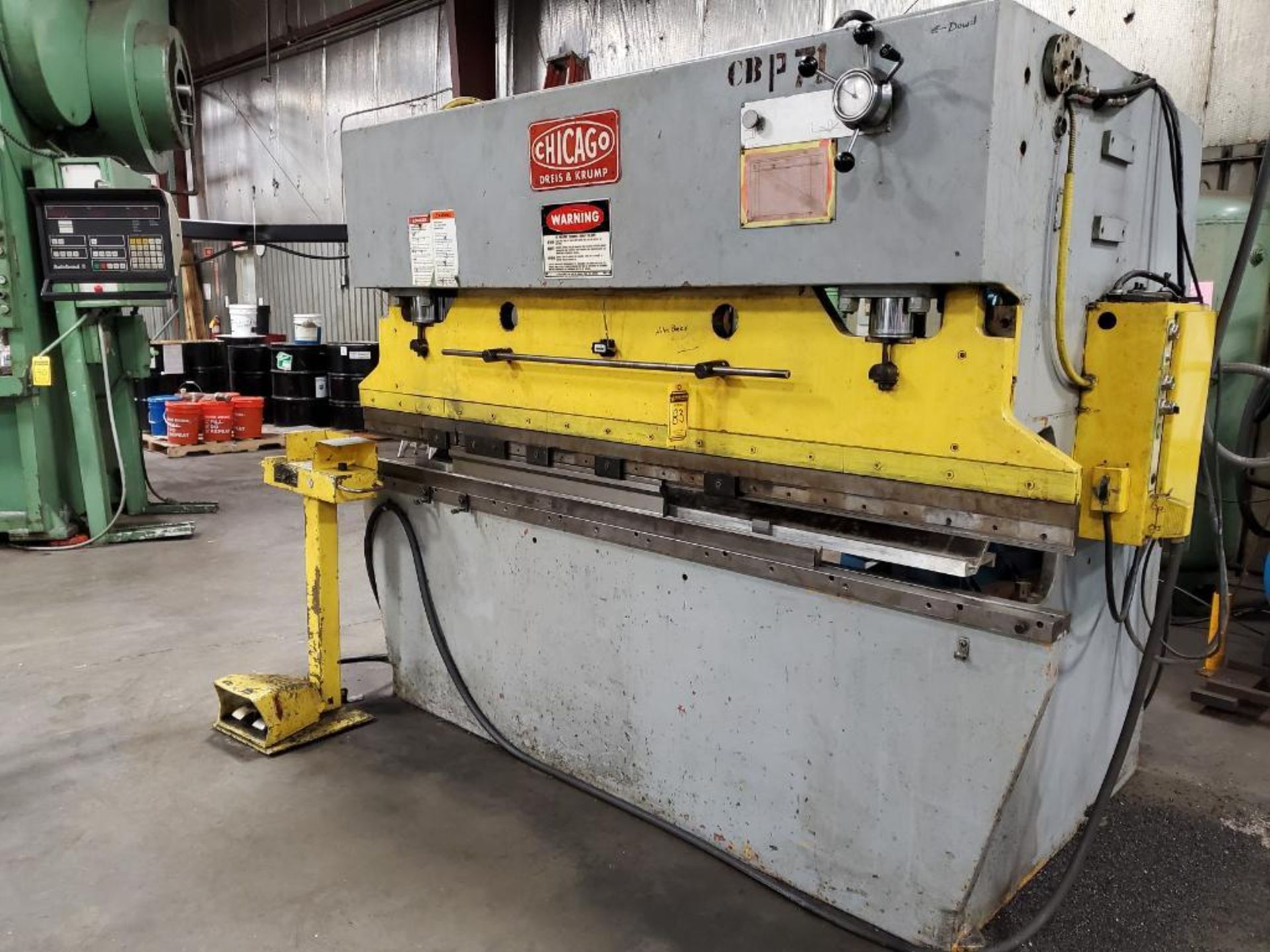 CHICAGO 71-TON PRESS BRAKE, MODEL 652-M, S/N 8265289-03, 99'' BED, HURCO AUTO-BEND6 DRO, FOOTSWITCH/ - Image 2 of 11