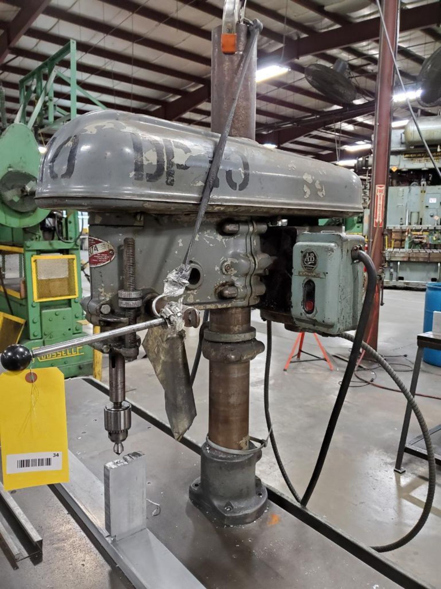 DELTA VERTICAL DRILL PRESS, JACOBS CHUCK, MOUNTED ON HARDENED 80'' X 24'' X 3'' STEEL TABLE - Image 3 of 6