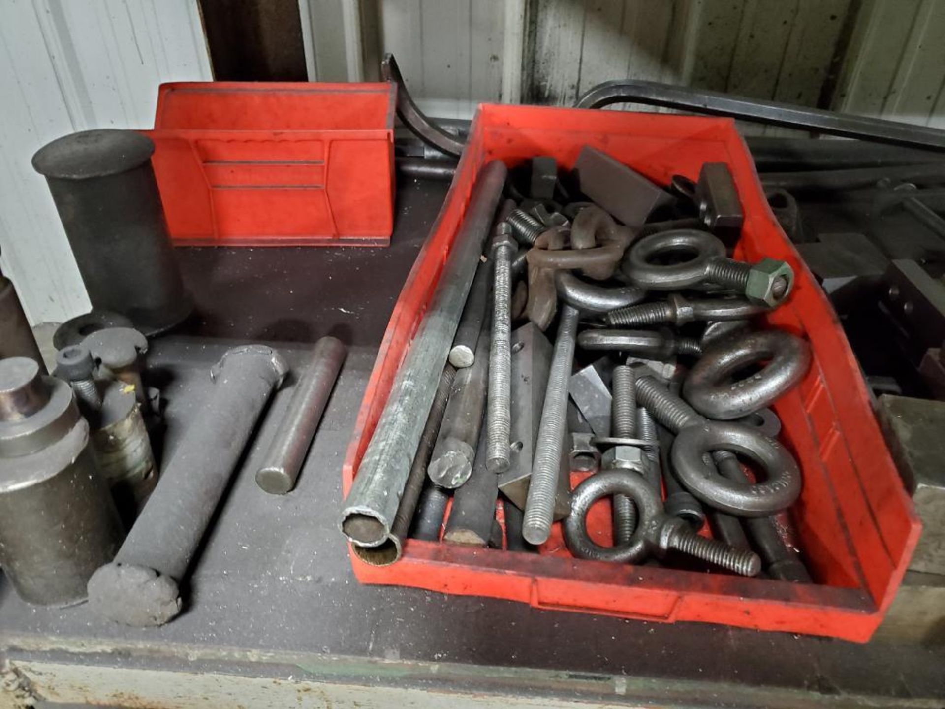 (2) STEEL TABLES, W/ BENCH VISE, ANGLE BLOCKS, EYE BOLTS, PARTS VISES, PERISHABLE TOOLING, & MORE - Image 7 of 10