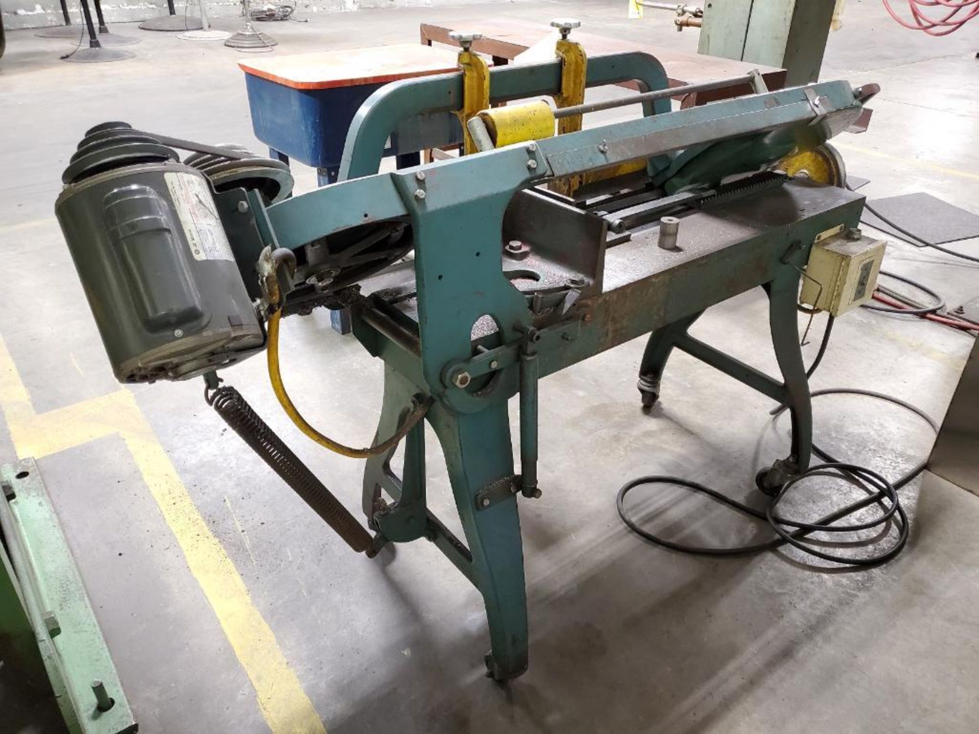 WELLSAW HORIZONTAL BAND SAW, MODEL 8, S/N 33033, MANUAL, MATERIAL CLAMP - Image 7 of 7