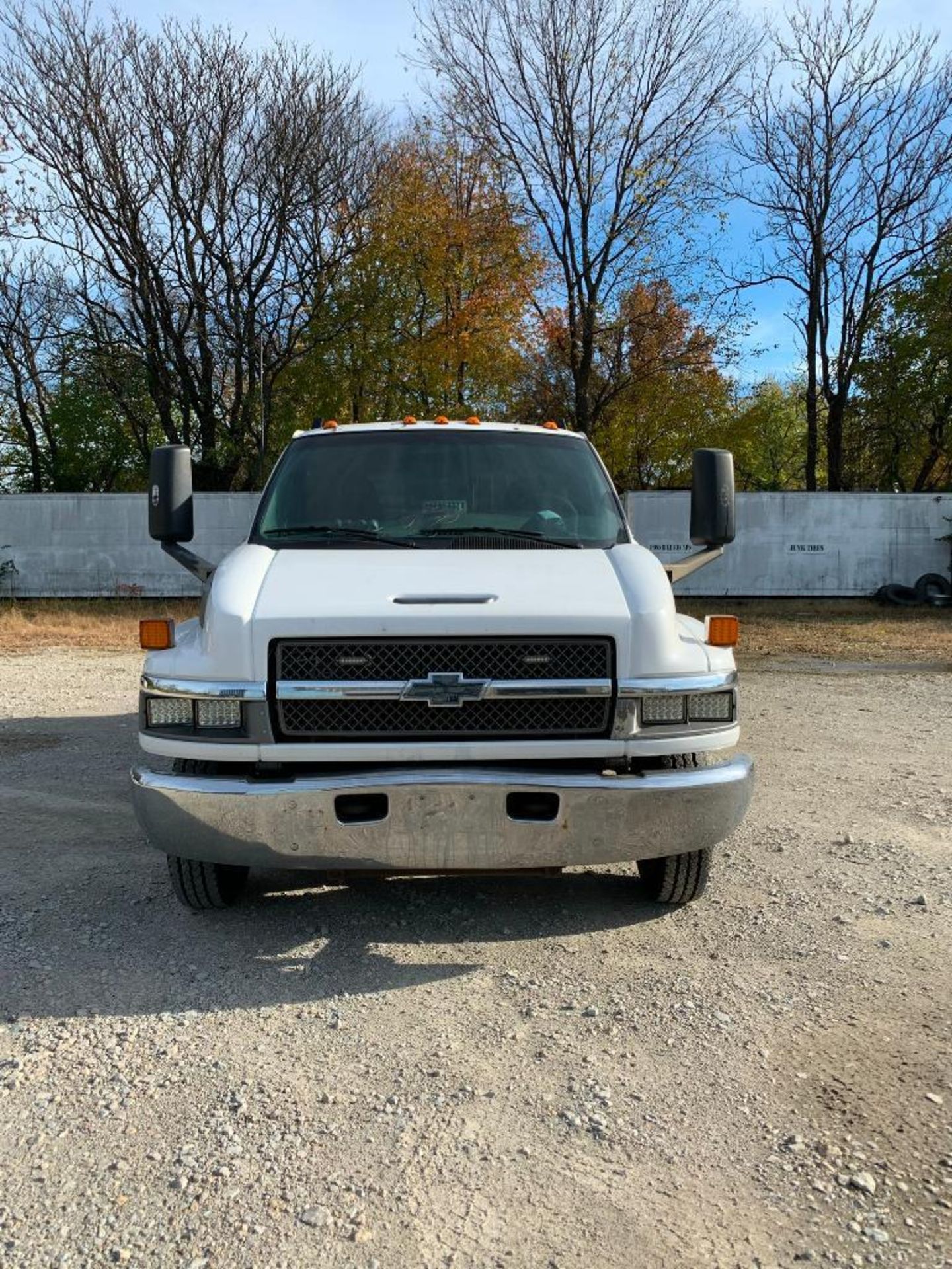 2006 CHEVROLET C5500 SERVICE TRUCK, DURAMAX DIESEL ENGINE, 270,086 MILES, AUTOMATIC TRANSMISSION, DU - Image 5 of 12