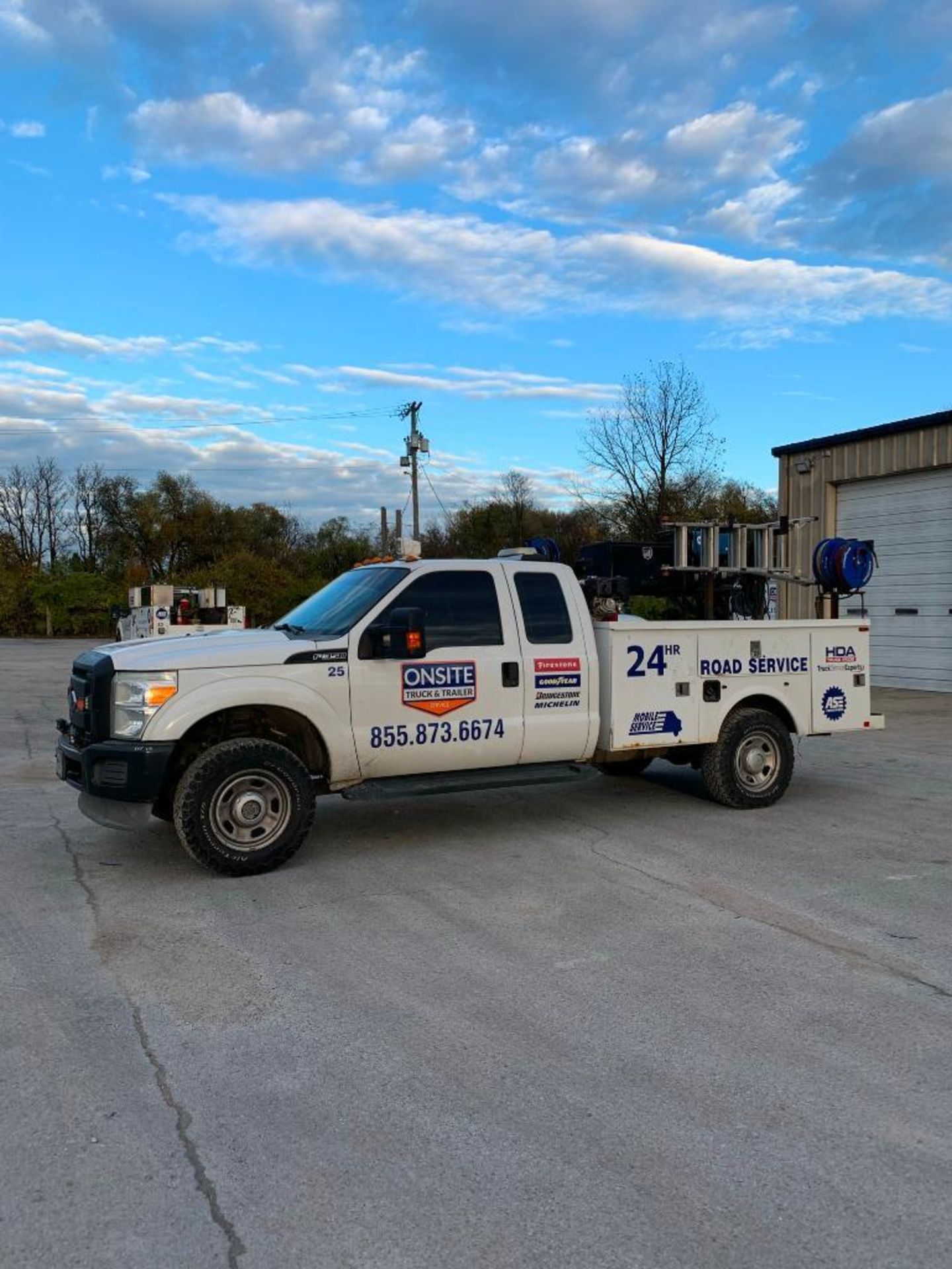 2012 FORD F-350 SUPER DUTY SERVICE TRUCK, 200,750 MILES, 4X4, AUTOMATIC TRANSMISSION, OMAHA UTILITY - Image 2 of 11