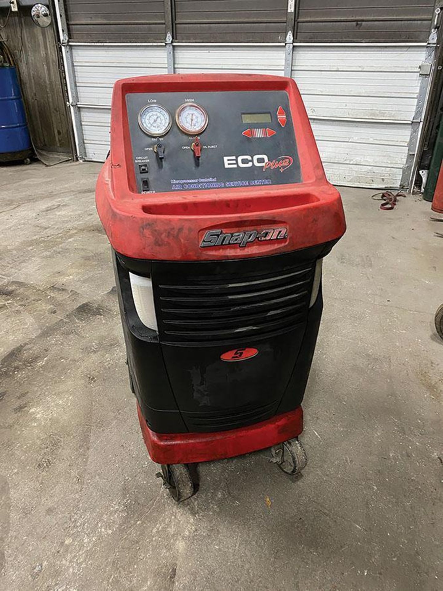 SNAP-ON ECO PLUS AIR CONDITIONING SERVICE CENTER, MICROPROCESSOR CONTROLLED, MODEL EEAC3248, 115 V,