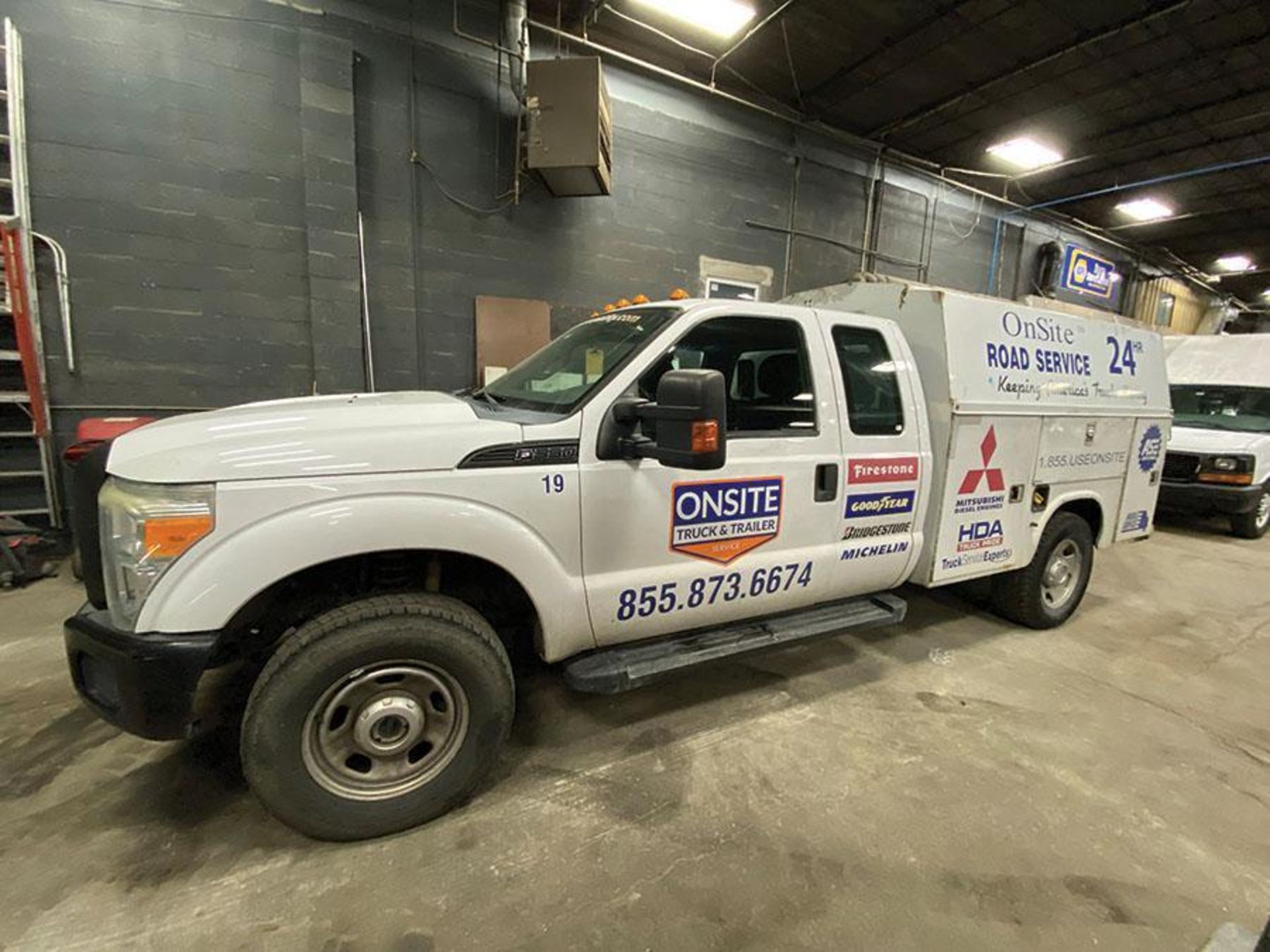 2011 FORD F-350 SUPER DUTY SERVICE TRUCK, 310,603 MILES, AUTOMATIC TRANSMISSION, 4X4, KNAPHEIDE UTIL