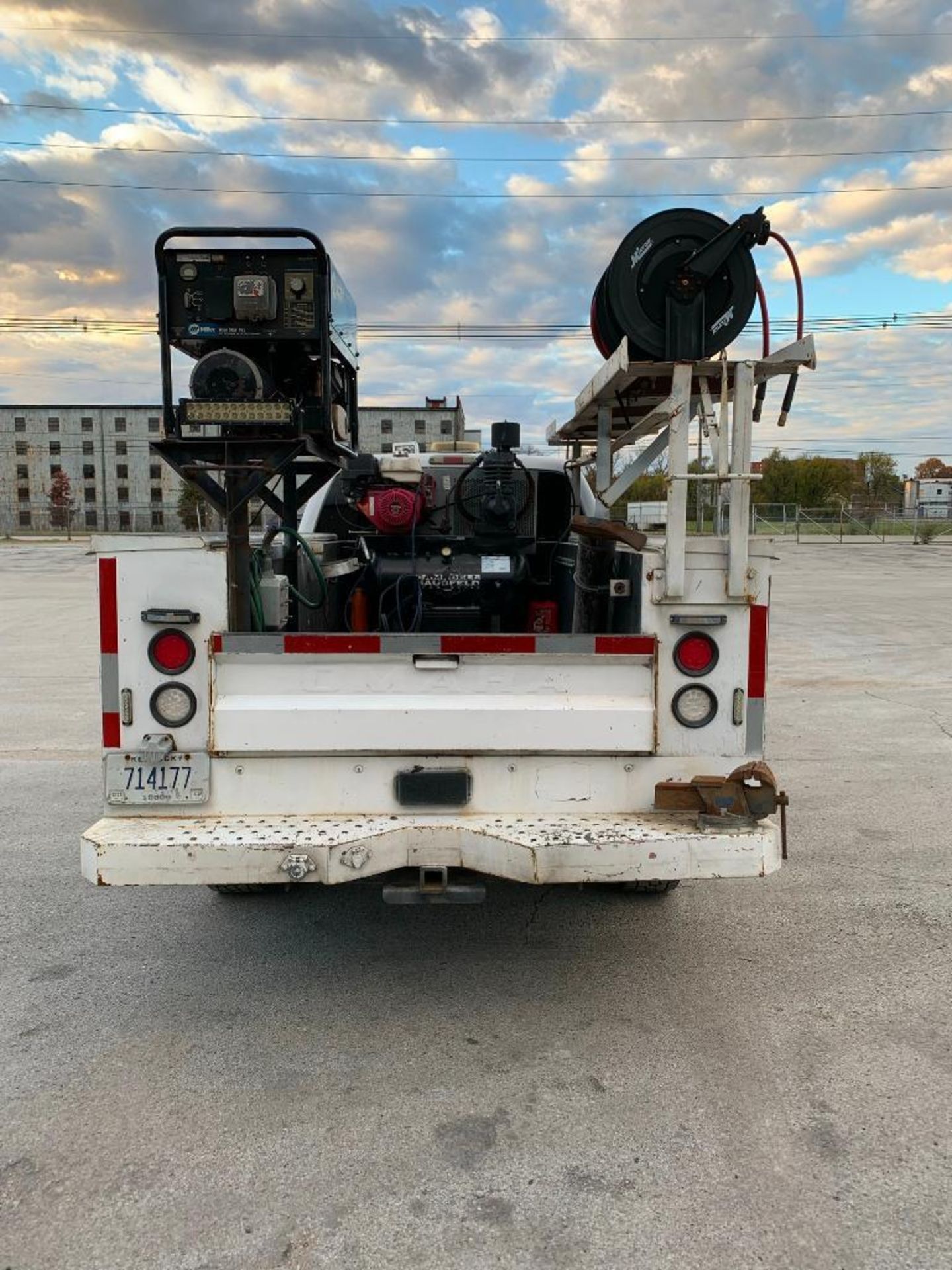 2011 FORD F-350 SUPER DUTY SERVICE TRUCK, 207,972 MILES, 4X4, AUTOMATIC TRANSMISSION, OMAHA UTILITY - Image 6 of 10