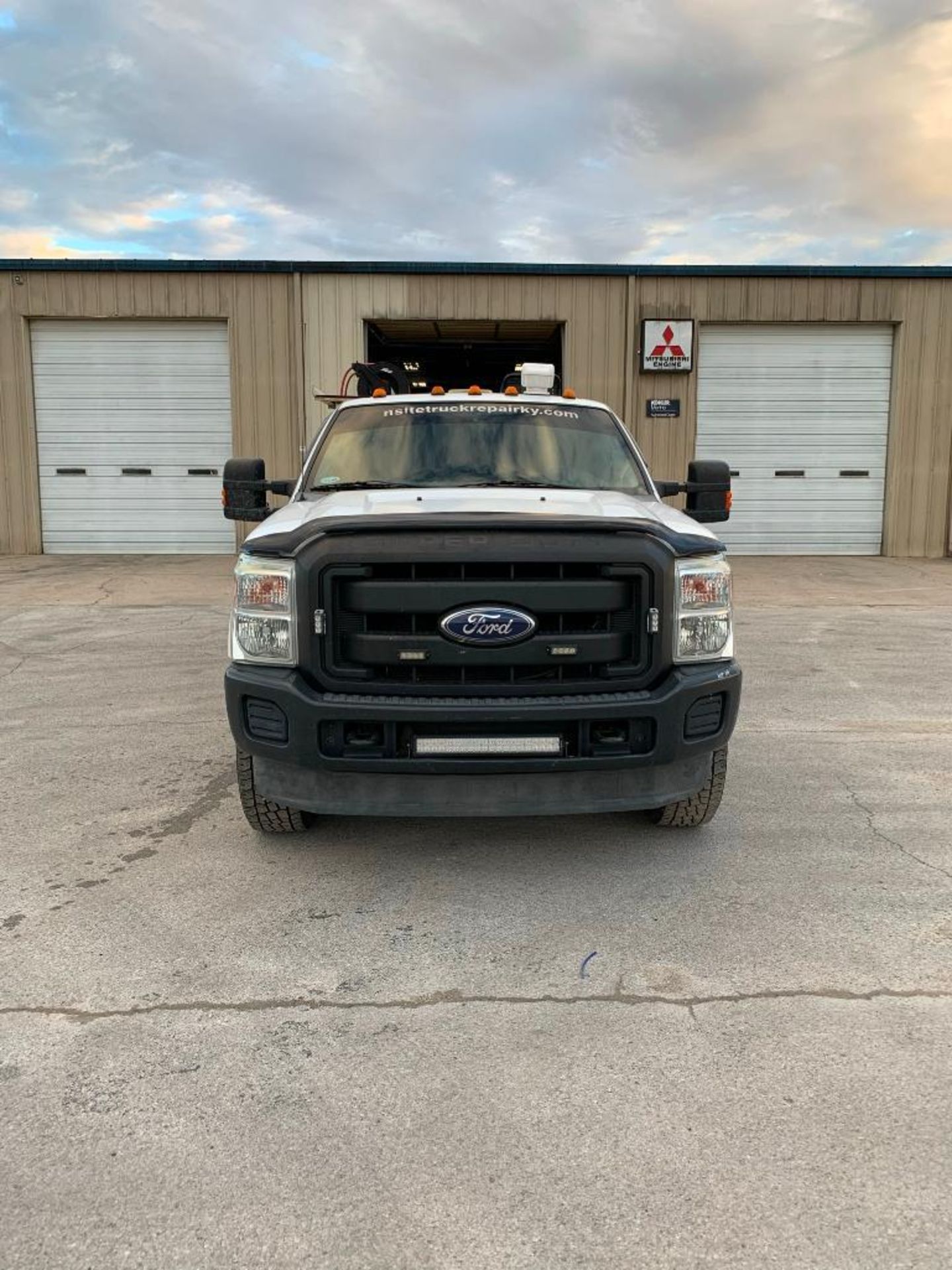 2011 FORD F-350 SUPER DUTY SERVICE TRUCK, 207,972 MILES, 4X4, AUTOMATIC TRANSMISSION, OMAHA UTILITY - Image 3 of 10