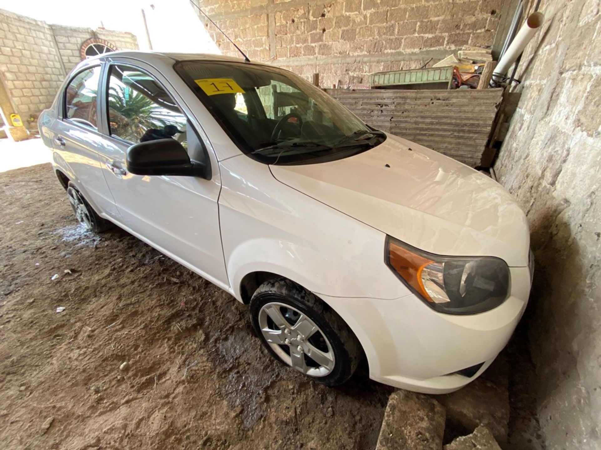 Vehículo marca Chevrolet tipo Aveo, modelo 2017, número de serie 3G1TB5CF5HL118492