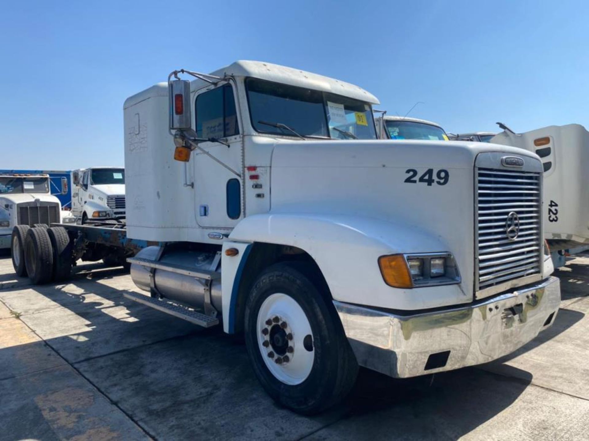 Tractocamión Marca FREIGHTLINER FLD-120, Modelo 1999 - Image 10 of 26