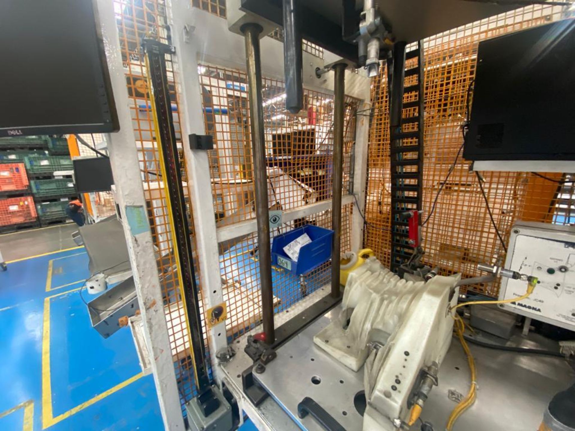 Ansa Semi-automatic cell for verification of parts in a square steel profile structure with mesh - Image 23 of 26