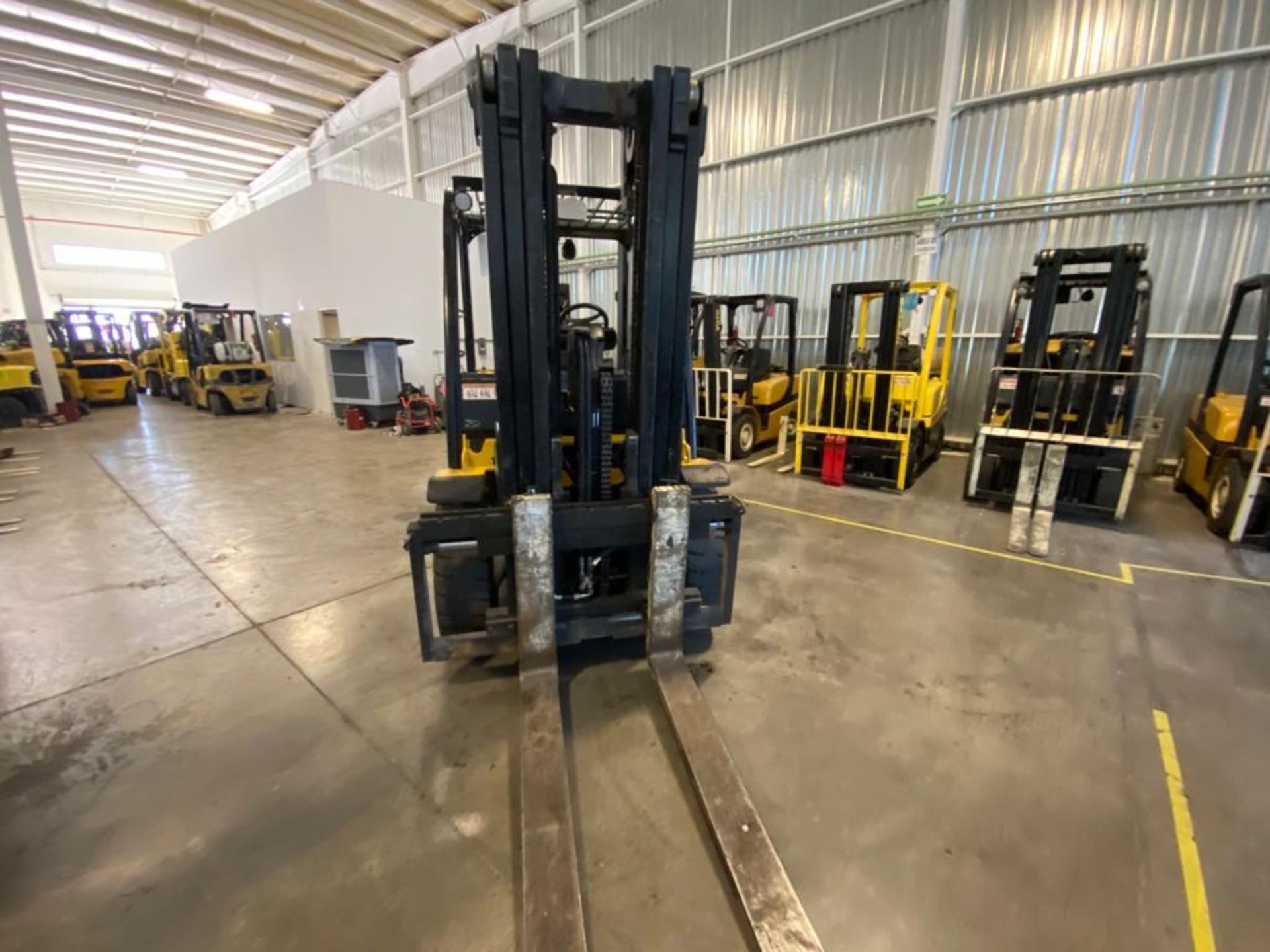 2015 YALE FORKLIFT, MODEL GP120VX, S/N J813V03453N - Image 14 of 31