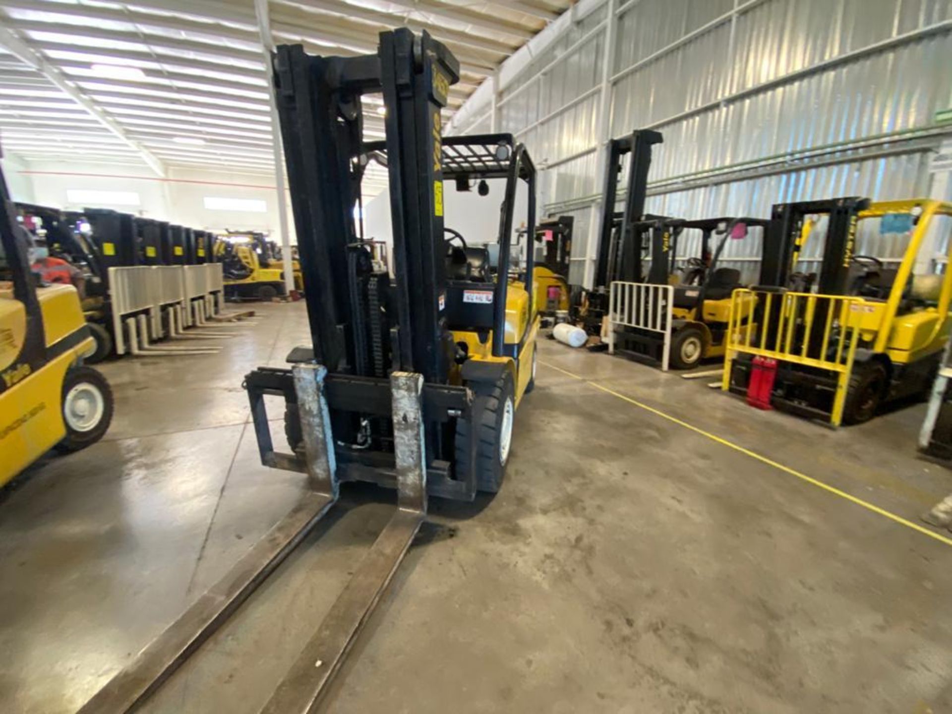 2015 YALE FORKLIFT, MODEL GP120VX, S/N J813V03453N - Image 15 of 31