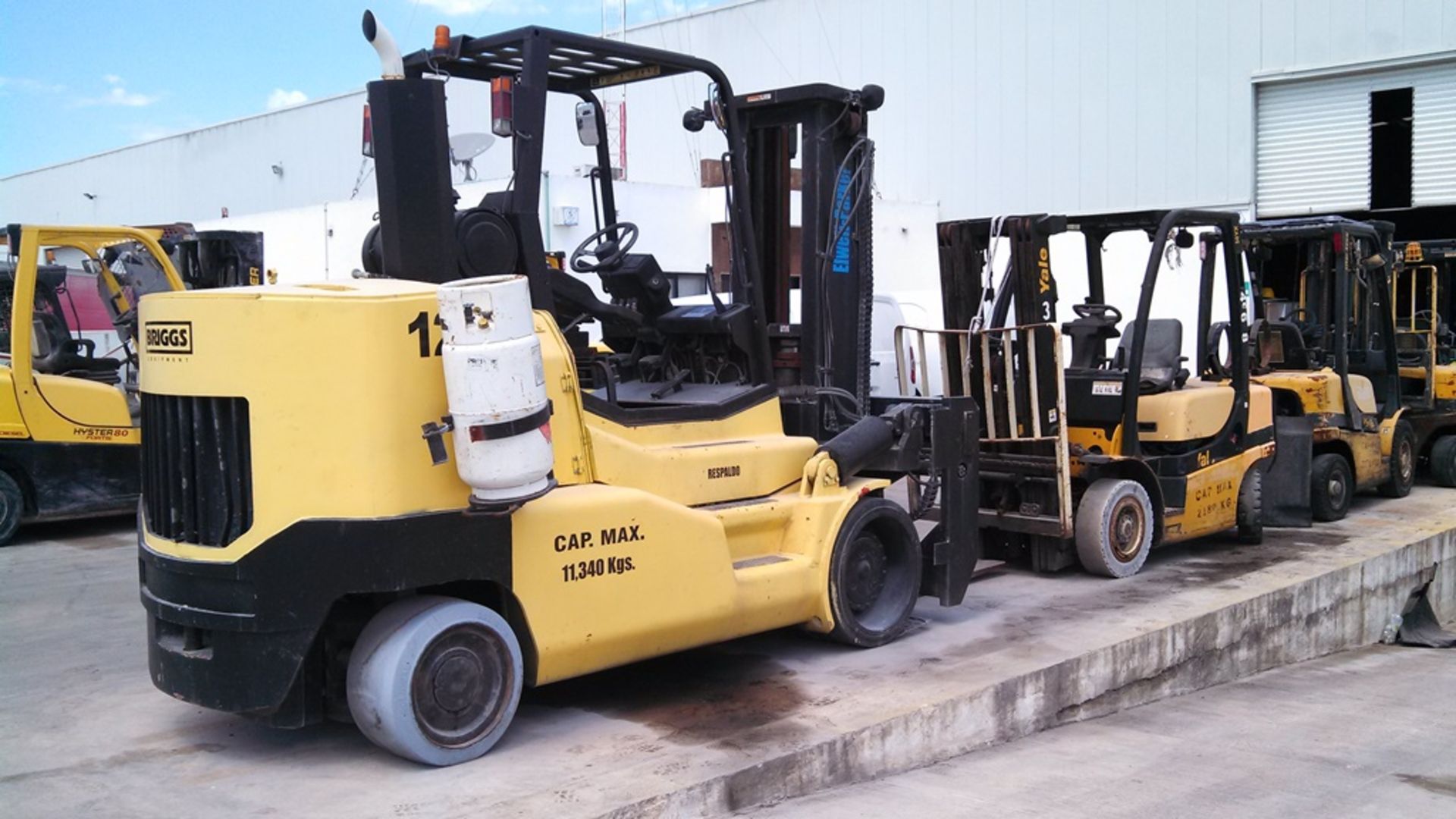 2004 ELWELL-PARKER FORKLIFT, MODEL ESI-250, S/N 28140 - Image 15 of 31