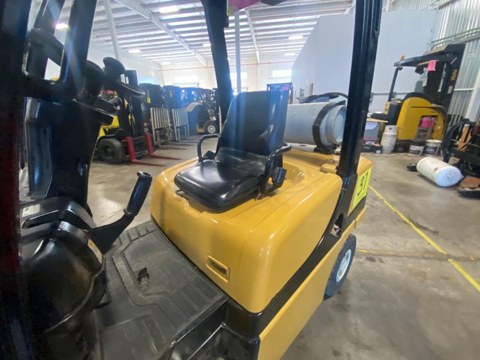 2014 YALE FORKLIFT, MODEL GP050VXNVAE084, S/N C875V02891M - Image 14 of 27