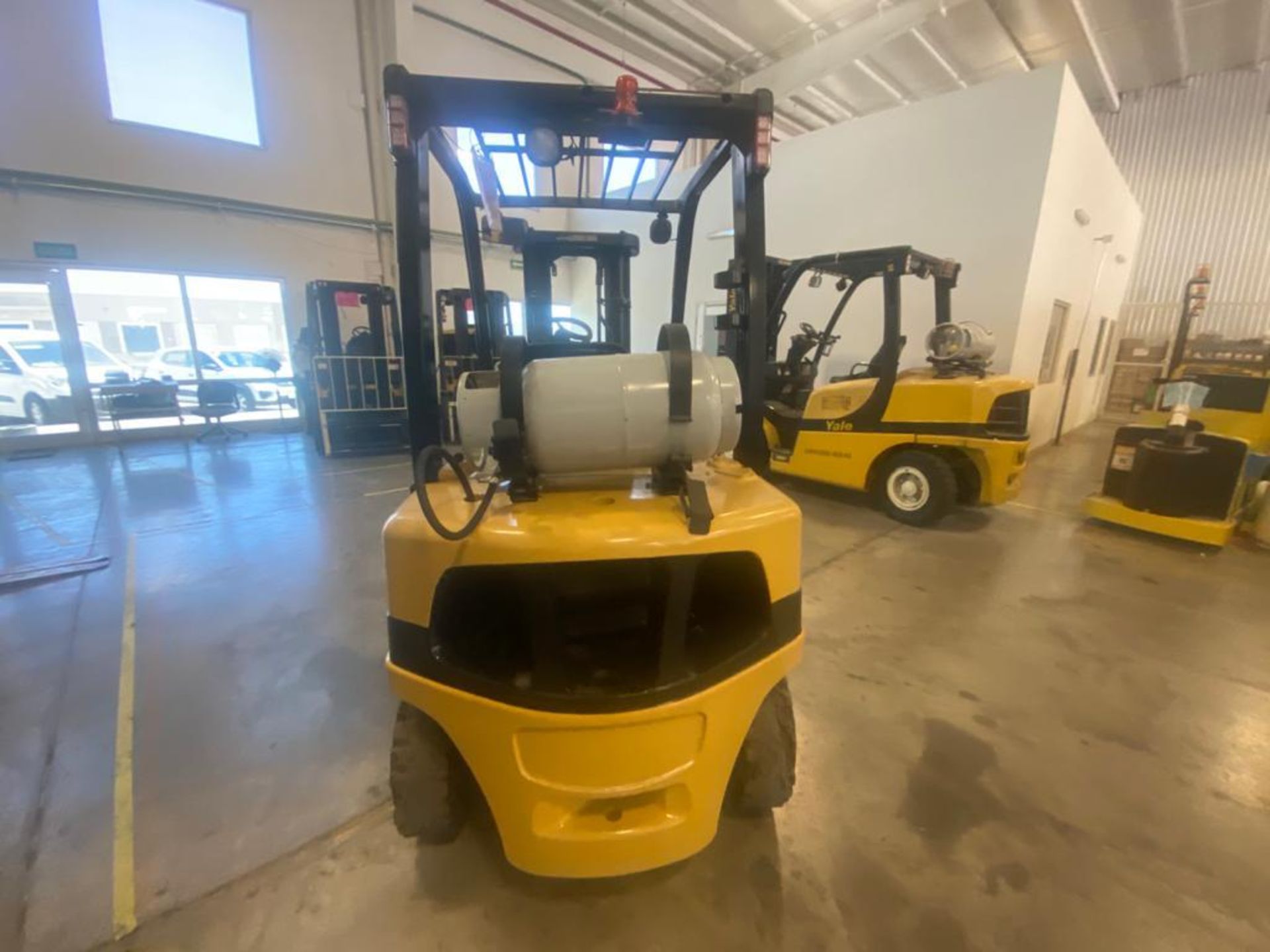 2012 YALE FORKLIFT, MODEL GLP040VXNVRE084, S/N B875V11513K - Image 4 of 30