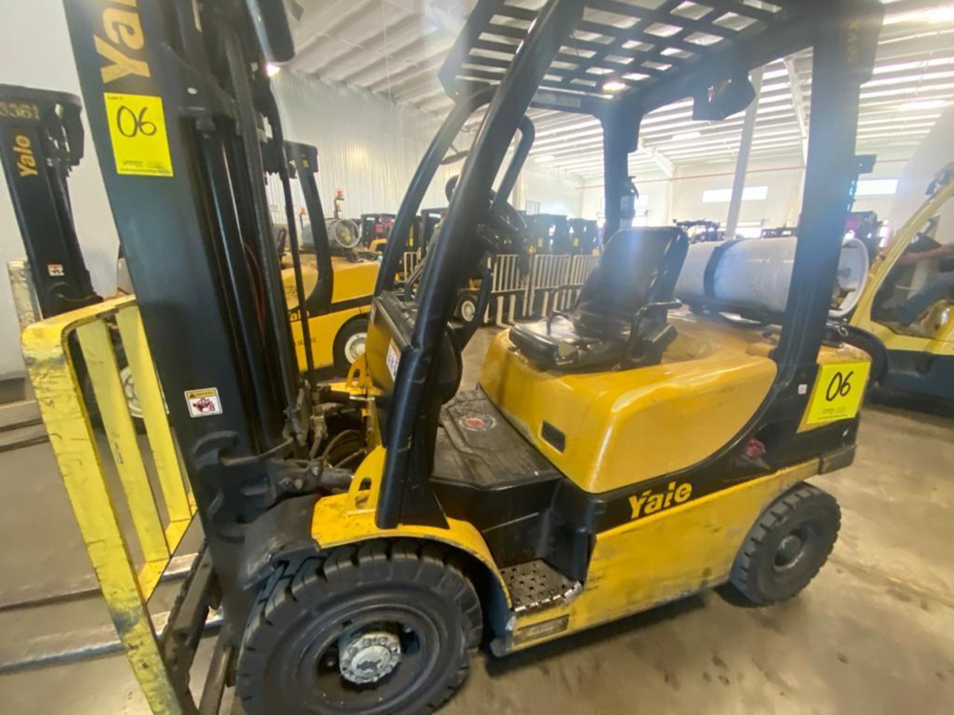 2014 YALE FORKLIFT, MODEL GP050VX, S/N B875V14445M - Image 31 of 33