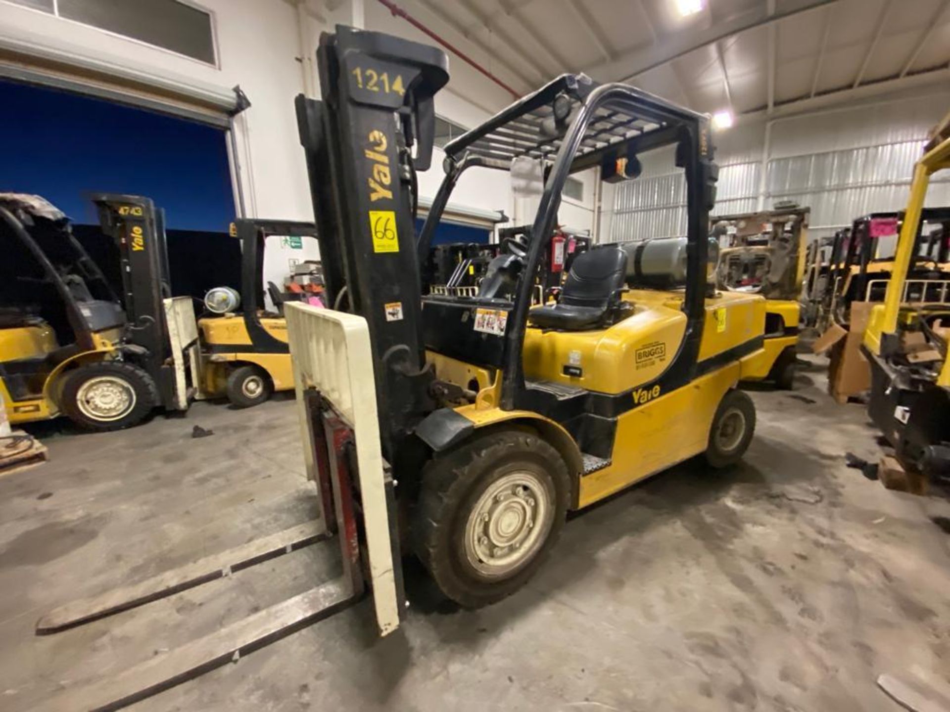 2010 YALE FORKLIFT, MODEL GP120VX, S/N G813V02280H - Image 8 of 38