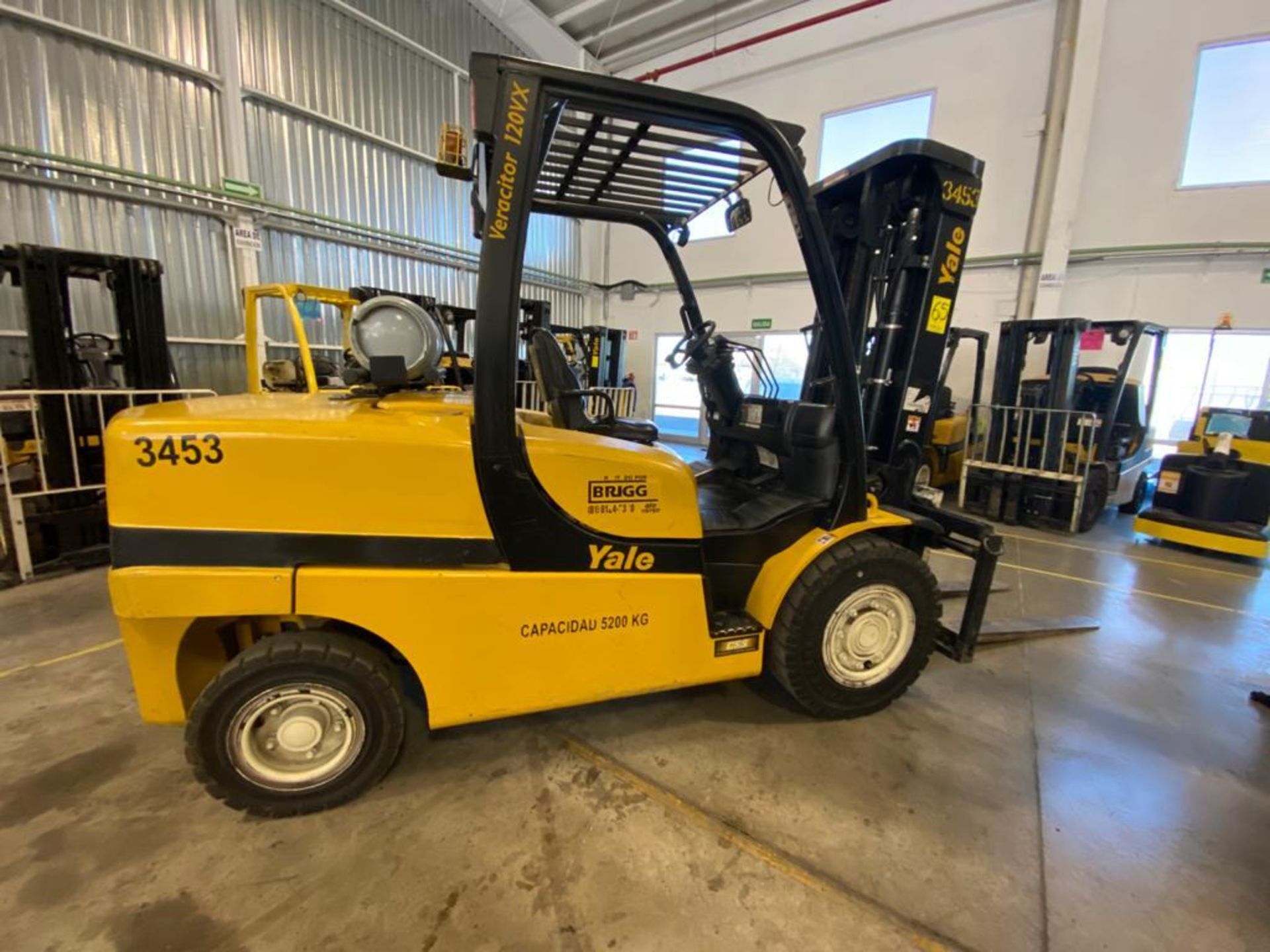 2015 YALE FORKLIFT, MODEL GP120VX, S/N J813V03453N - Image 10 of 31