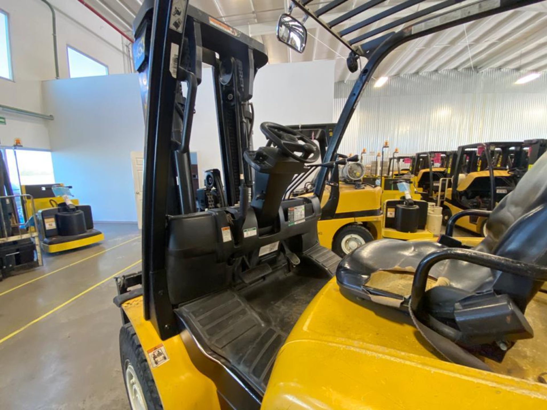 2015 YALE FORKLIFT, MODEL GP120VX, S/N J813V03453N - Image 27 of 31