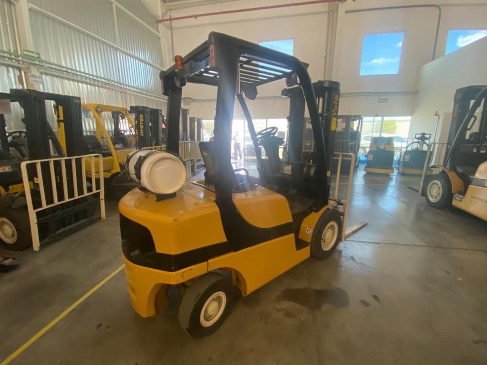 2014 YALE FORKLIFT, MODEL GLP050VXNVAE084, S/N B875V14837M - Image 6 of 17