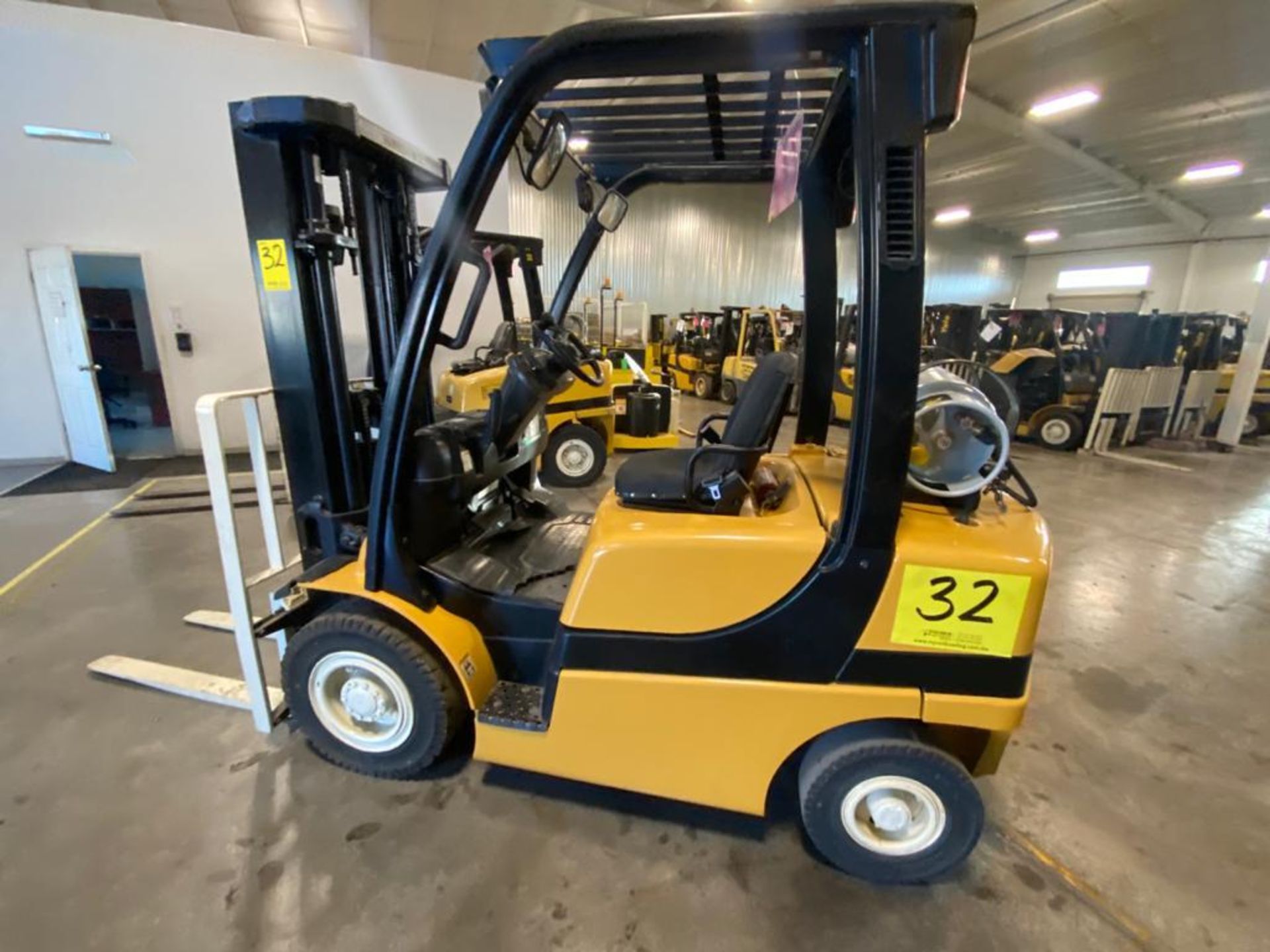 2013 YALE FORKLIFT, MODEL GLP050VXNVRE084, S/N B875V11913L - Image 4 of 23