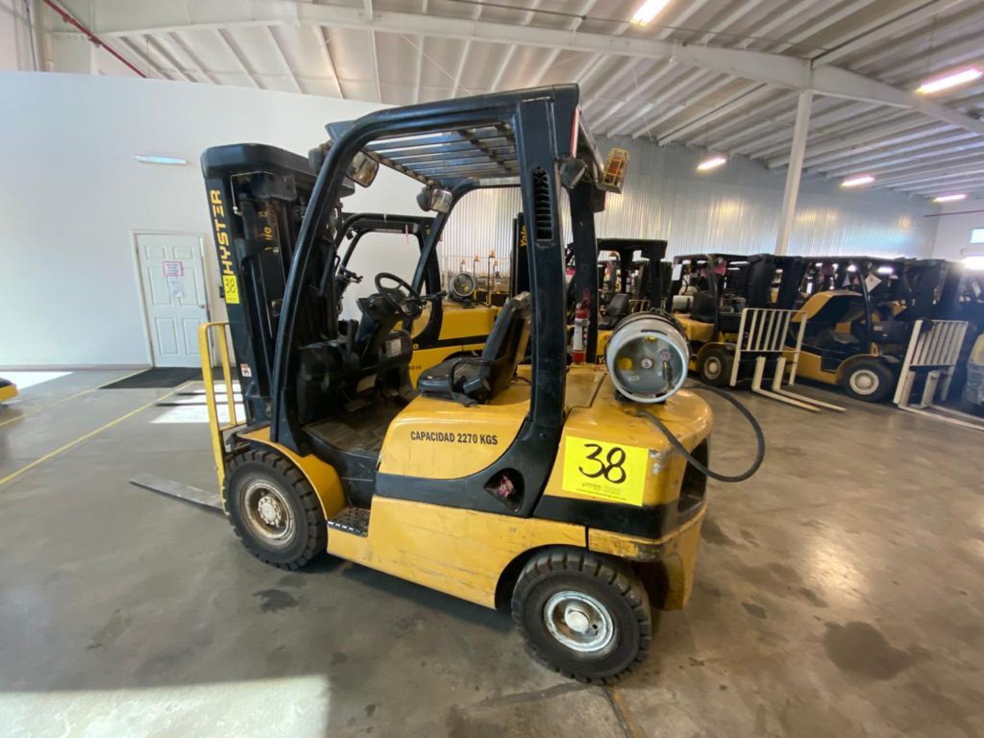 2014 YALE FORKLIFT, MODEL GP050VXNVAE084, S/N C875V02893M - Image 4 of 23