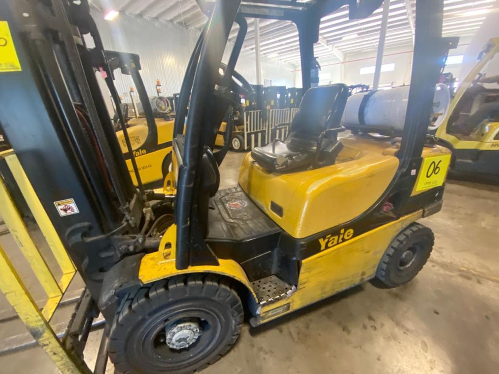 2014 YALE FORKLIFT, MODEL GP050VX, S/N B875V14445M - Image 24 of 33