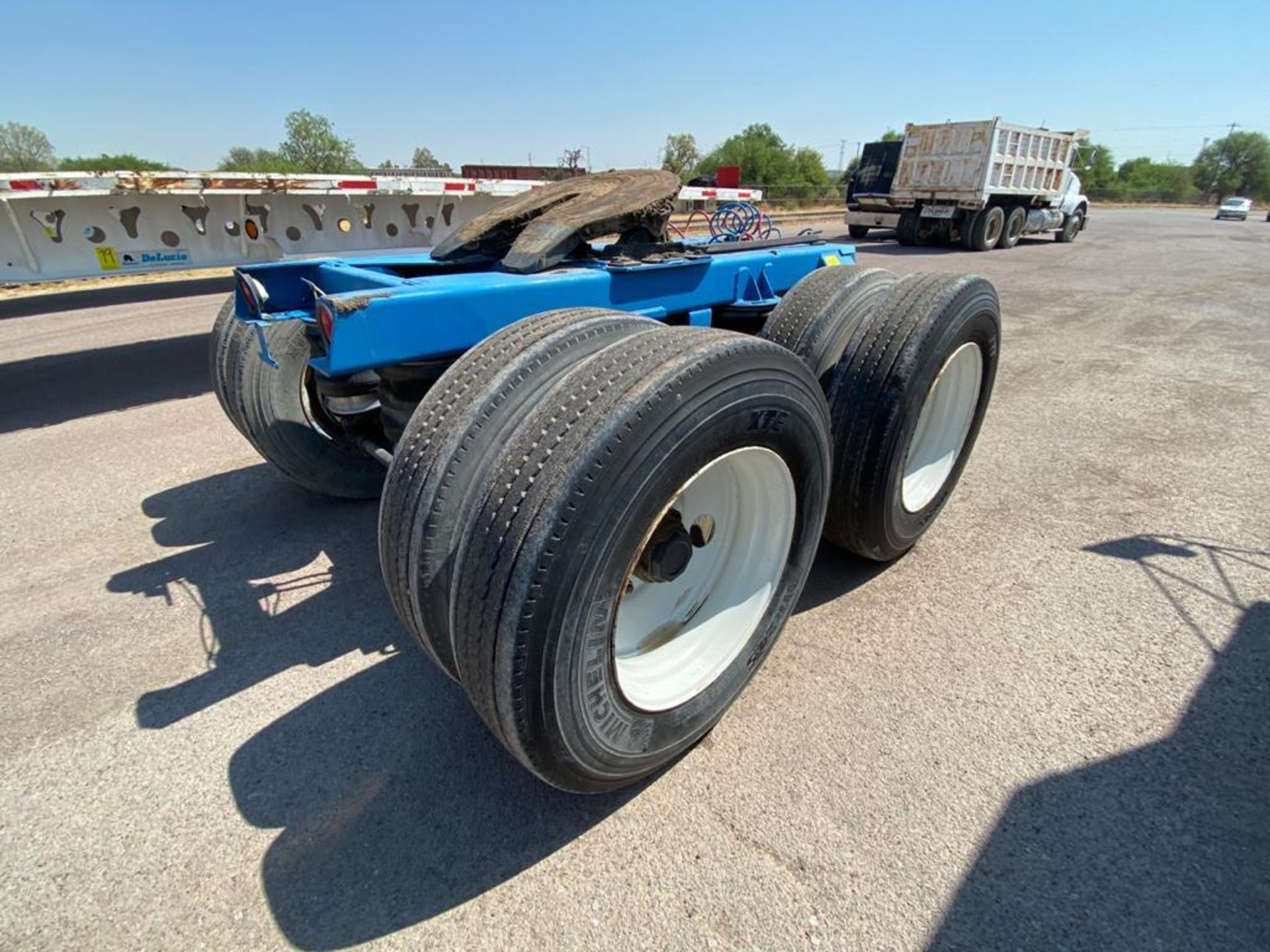 Dolly 2 axles, 8 wheels, without brand, without model, without serial number. - Image 8 of 22