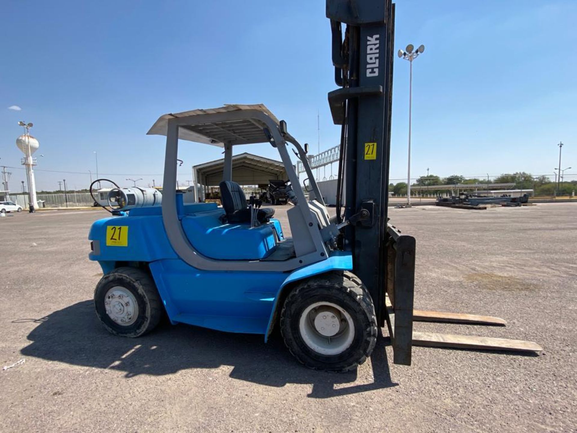 Clark Forklift, Model CMP70, Serial number CMP570L-0271-6883KF, automatic transmission - Image 2 of 43