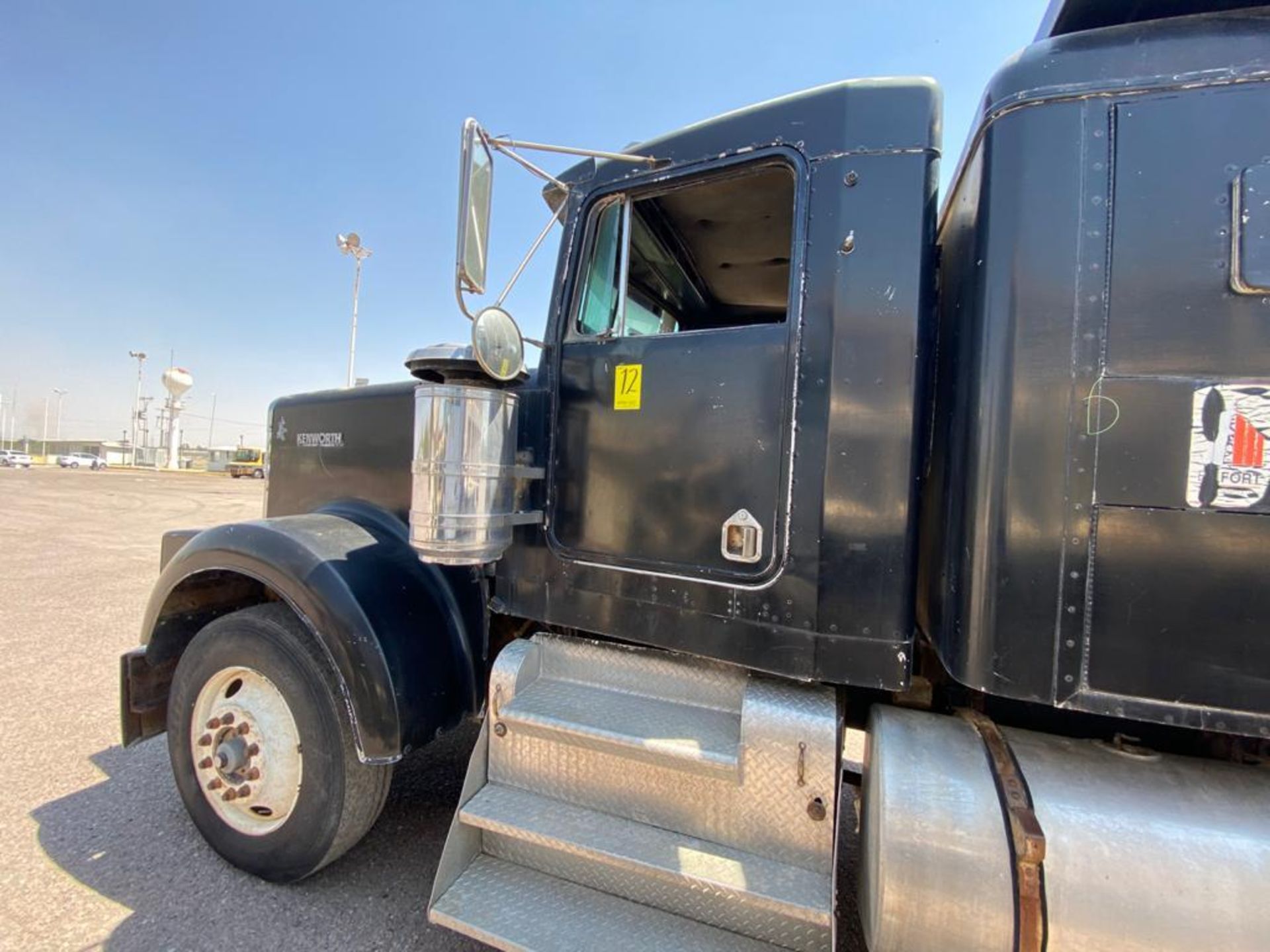 1982 Kenworth Dump Truck, standard transmission of 10 speeds, with Cummins motor - Image 45 of 67