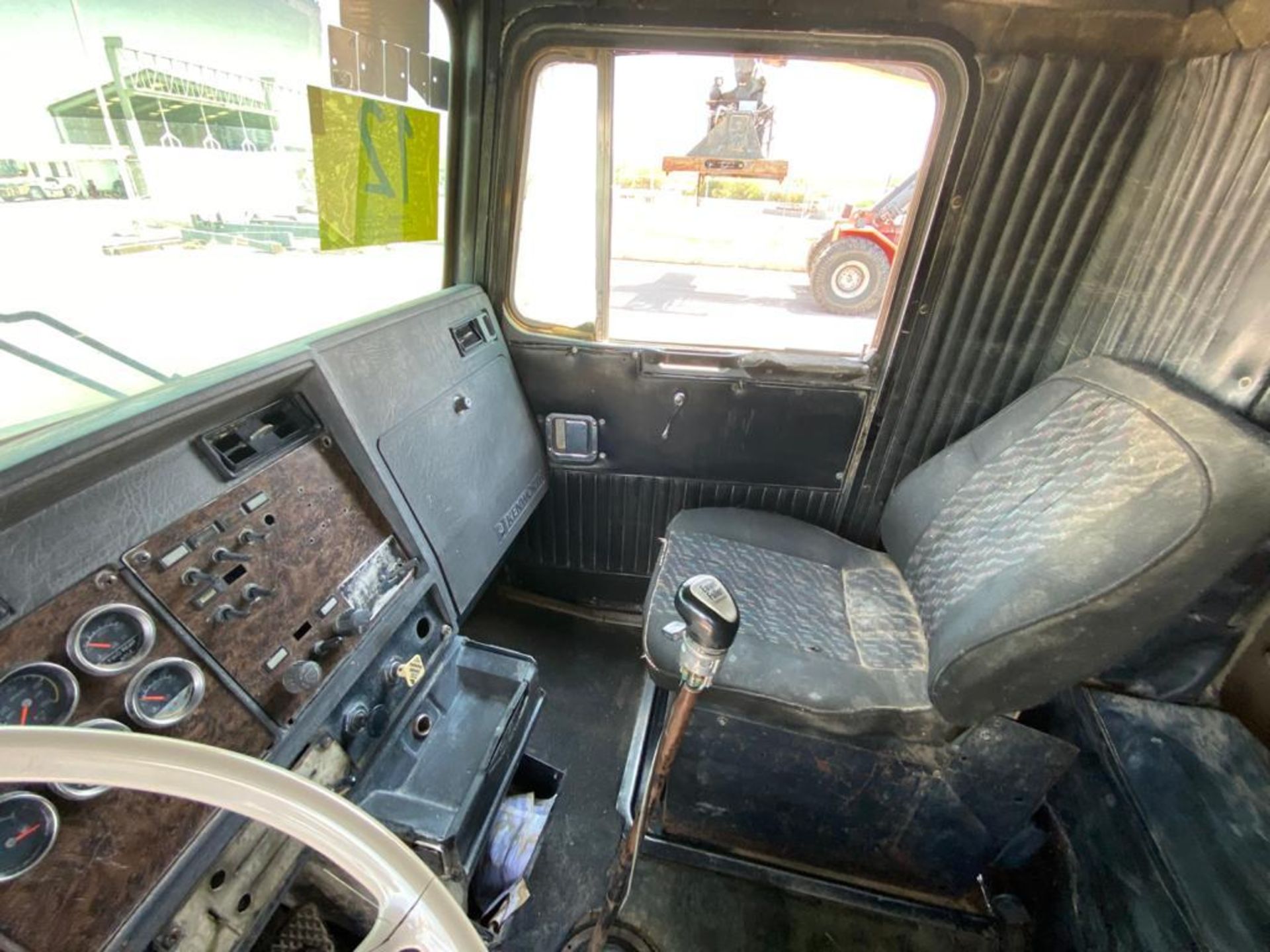 1982 Kenworth Dump Truck, standard transmission of 10 speeds, with Cummins motor - Image 29 of 67