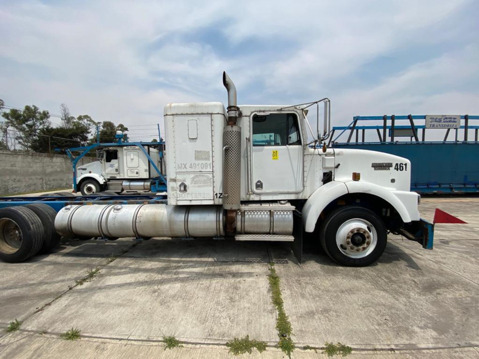 1999 Kenworth Sleeper truck tractor, standard transmission of 18 speeds - Image 25 of 72