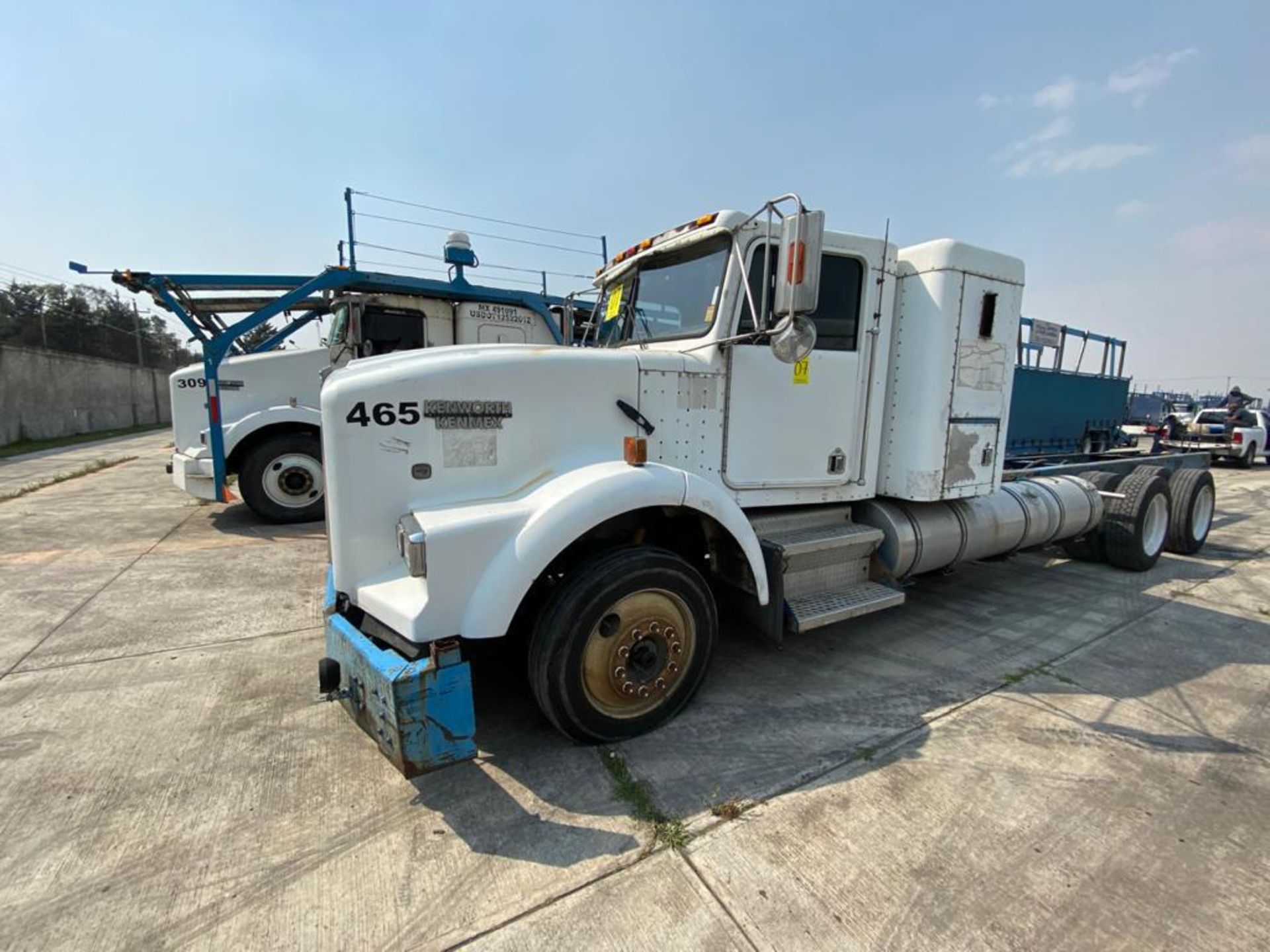 1999 Kenworth Sleeper truck tractor, standard transmission of 18 speeds - Image 8 of 72