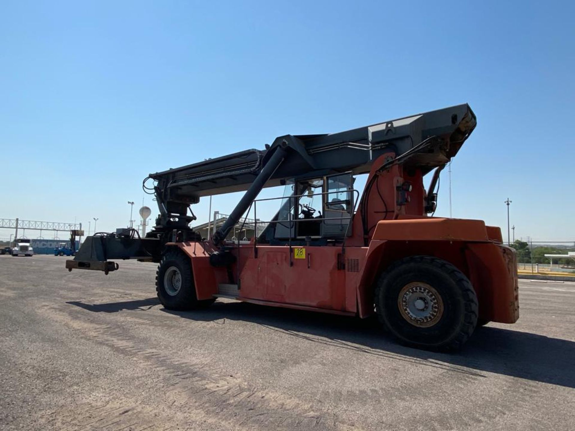 Reach Stacker marca Kalmar, año 2004, modelo DRS4531-55, No de serie T341140079 - Image 12 of 57