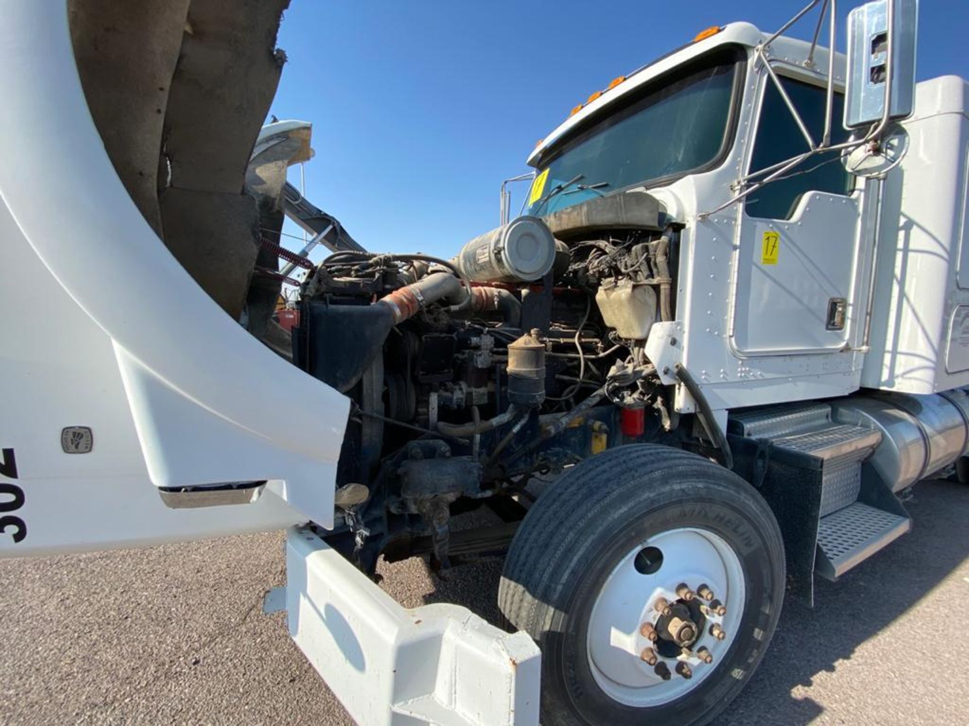 1998 Kenworth Sleeper Truck Tractor, standard transmission of 18 speeds - Image 42 of 55