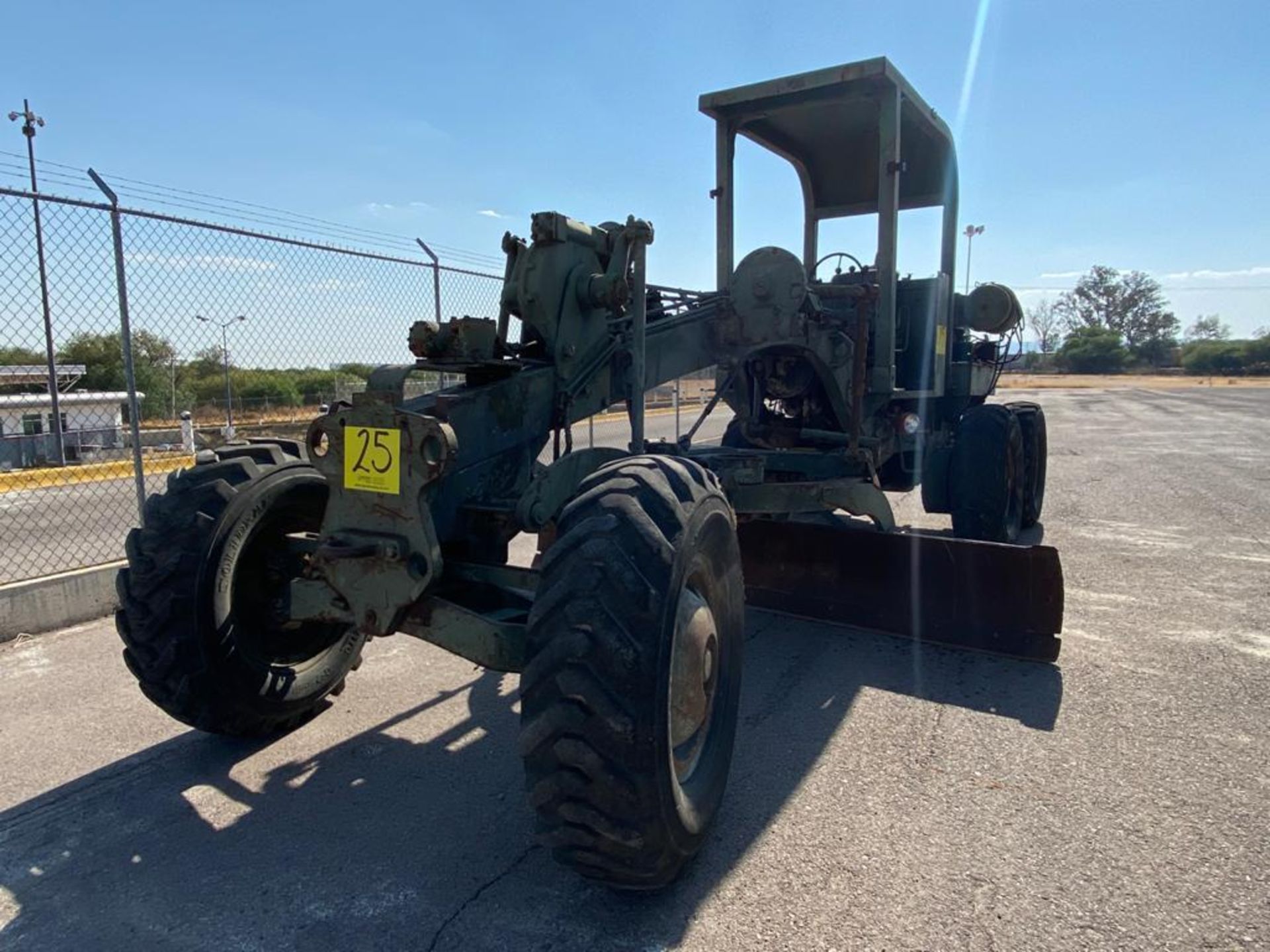 1970 Wabco4 440H Motor Grader, Serial number 440HAGM1398, Motor number 4A156316*RC*4057C - Image 5 of 77