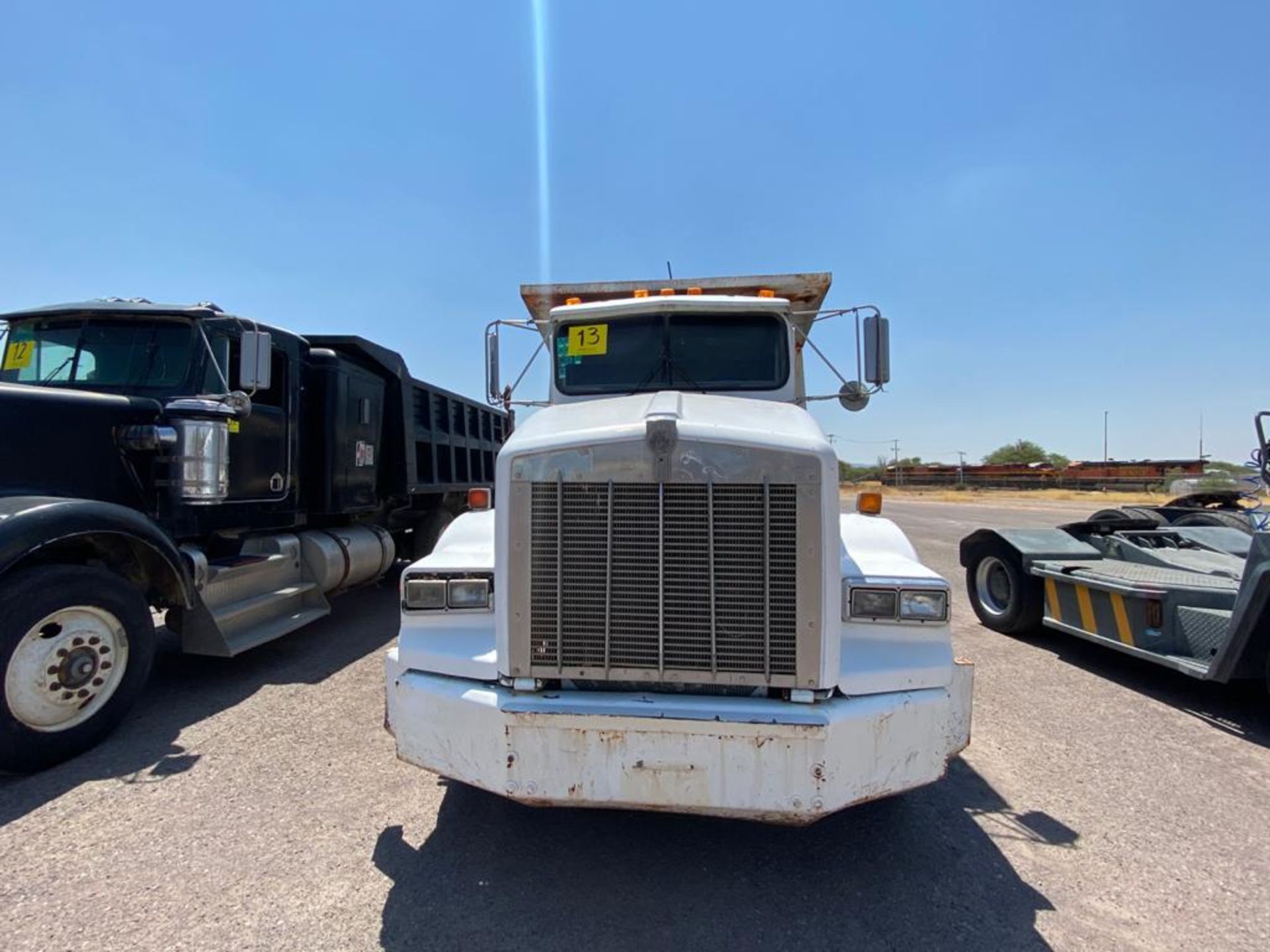 1982 Kenworth Dump Truck, standard transmission of 16 speeds - Image 19 of 59