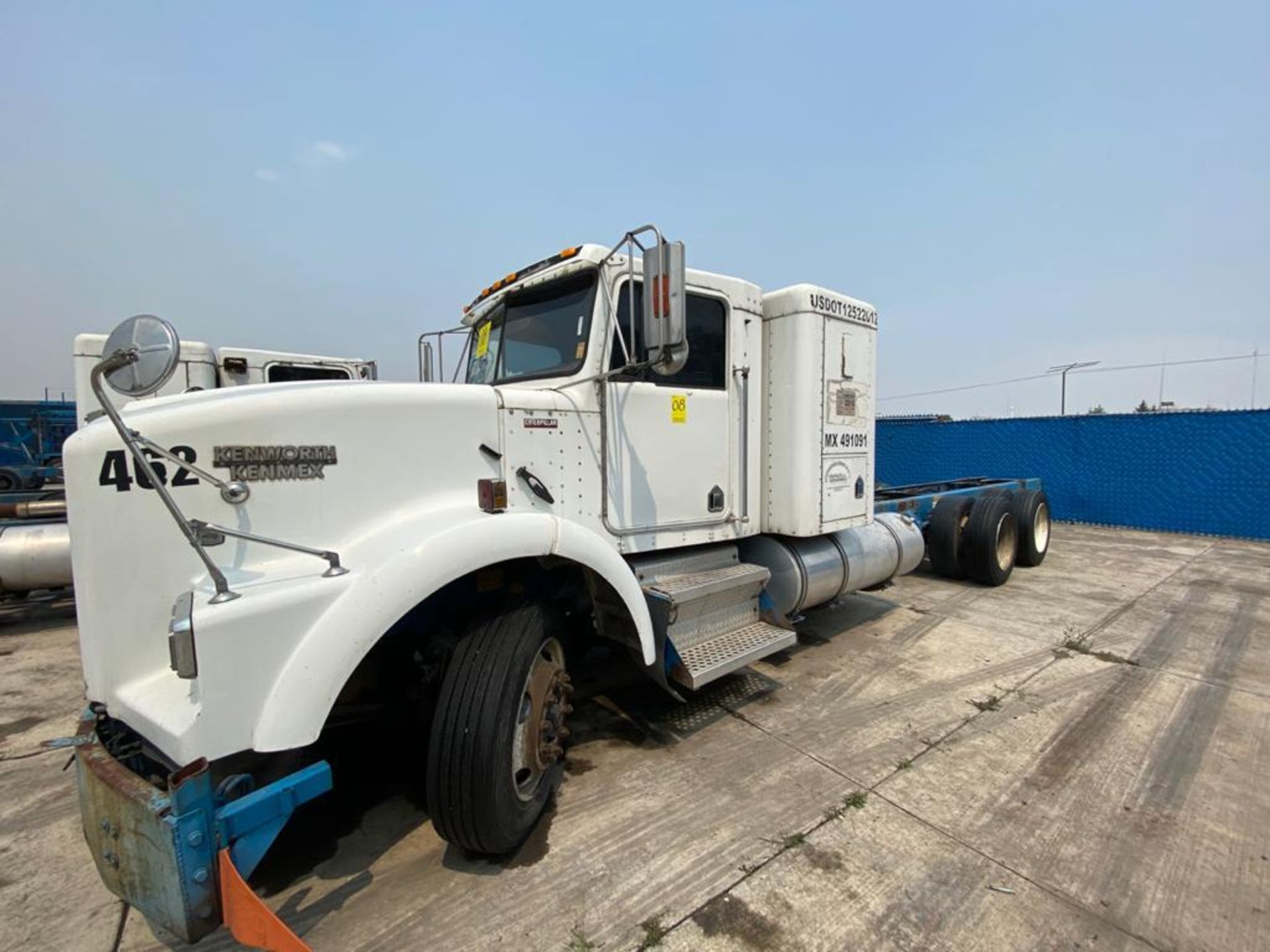 1999 Kenworth Sleeper truck tractor, standard transmission of 18 speeds - Image 7 of 64