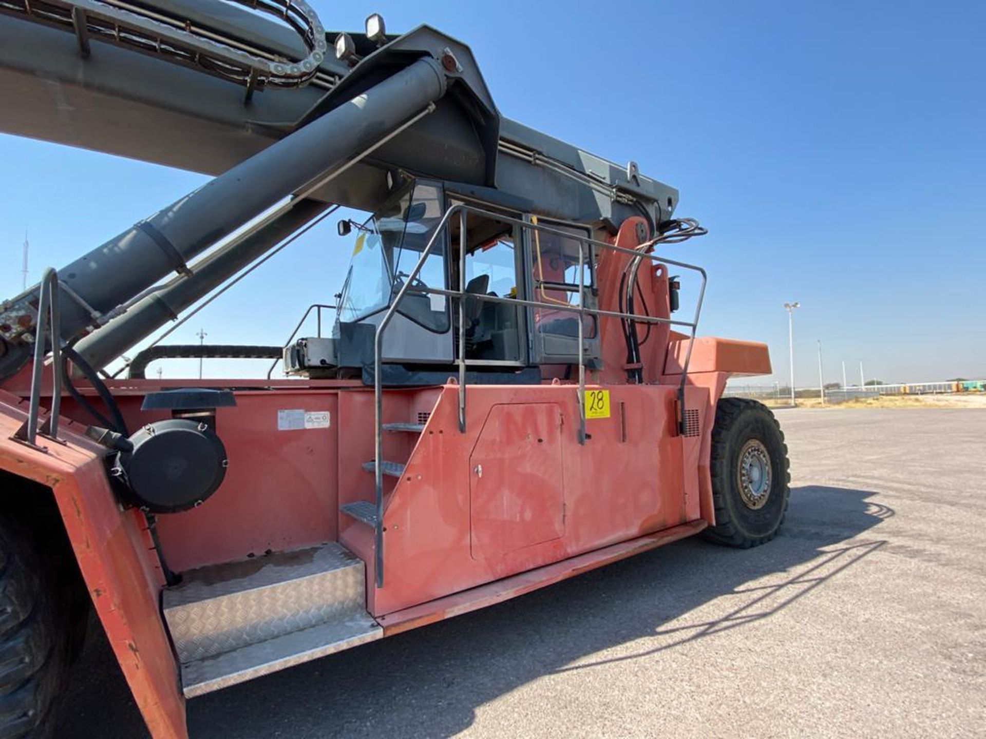 Reach Stacker marca Kalmar, año 2004, modelo DRS4531-55, No de serie T341140079 - Image 28 of 57