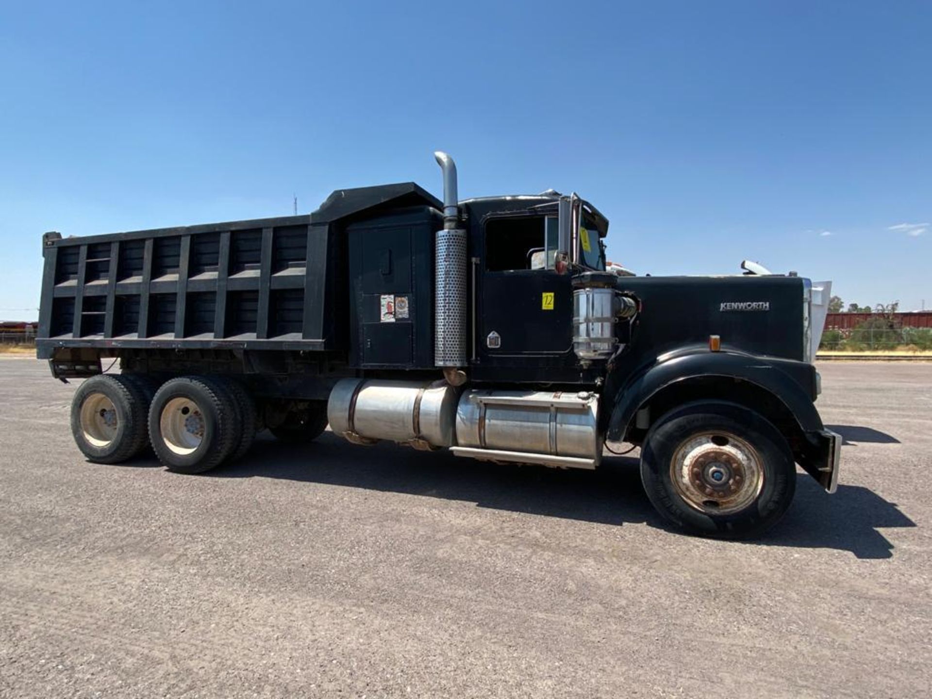 1982 Kenworth Dump Truck, standard transmission of 10 speeds, with Cummins motor - Image 19 of 67