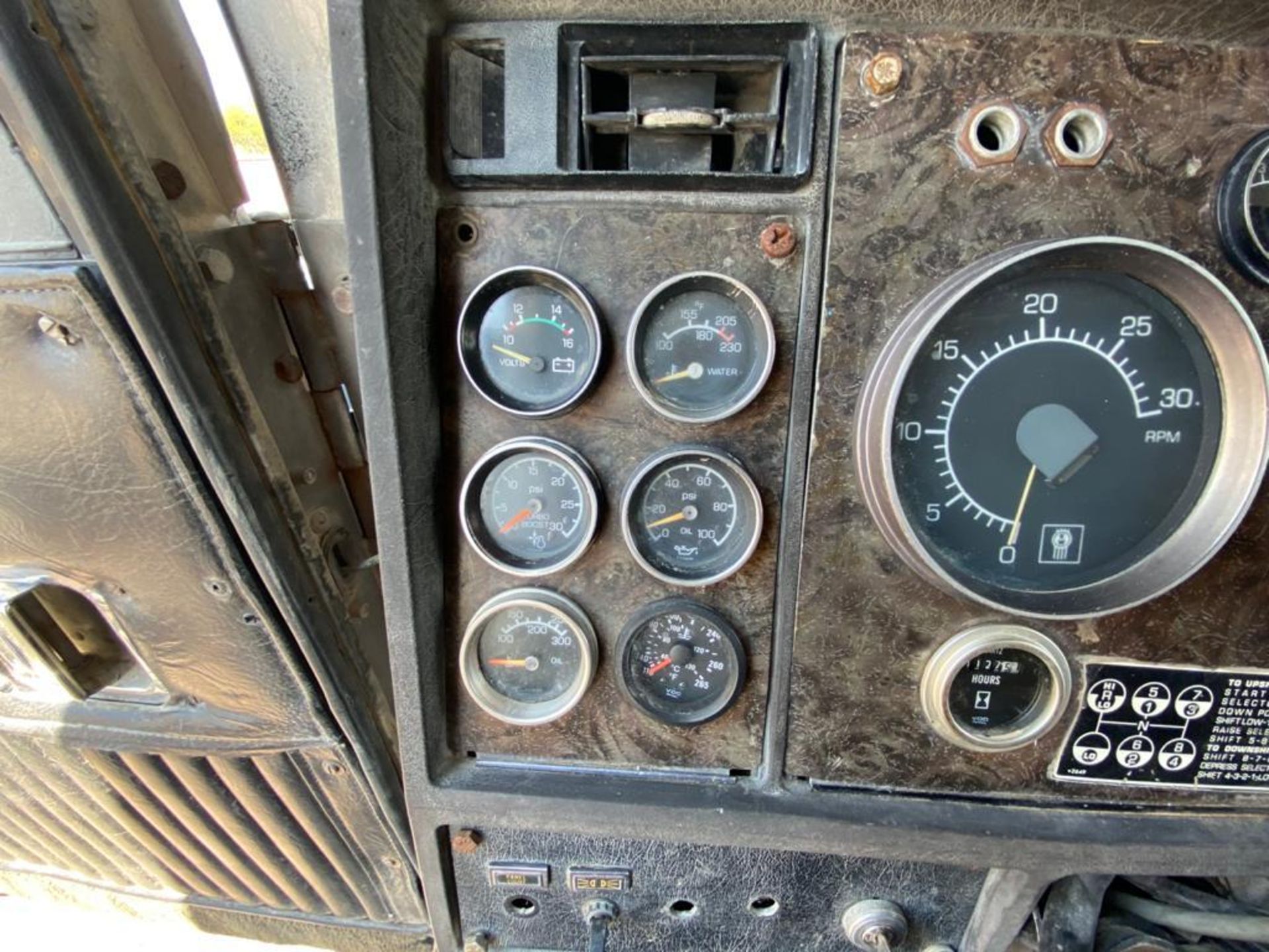 1982 Kenworth Dump Truck, standard transmission of 10 speeds, with Cummins motor - Image 38 of 67