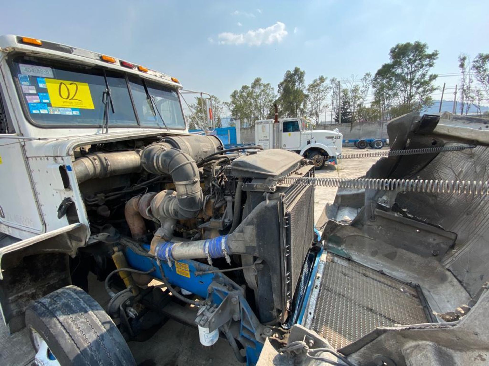 1999 Kenworth Sleeper truck tractor, standard transmission of 18 speeds - Image 60 of 75