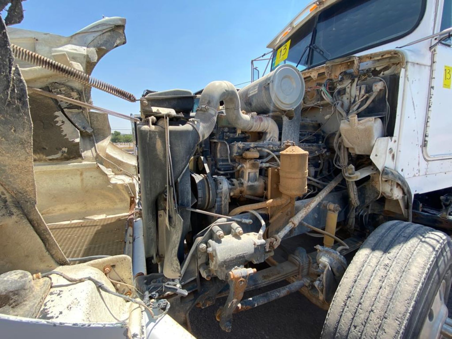 1982 Kenworth Dump Truck, standard transmission of 16 speeds - Image 49 of 59