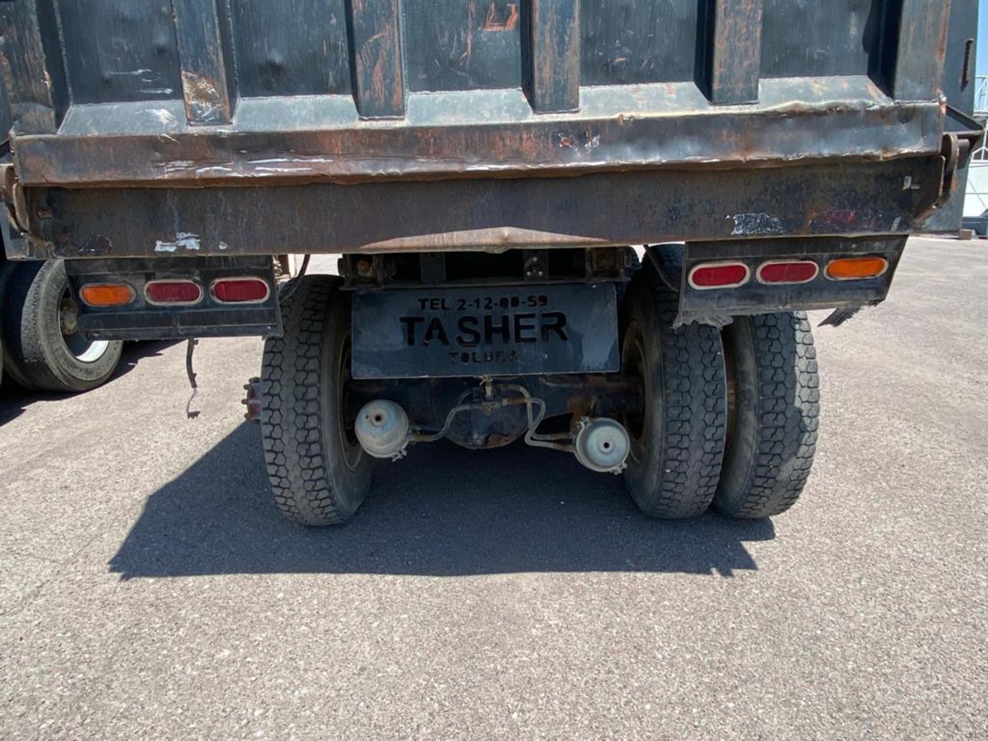 1982 Kenworth Dump Truck, standard transmission of 10 speeds, with Cummins motor - Image 66 of 67