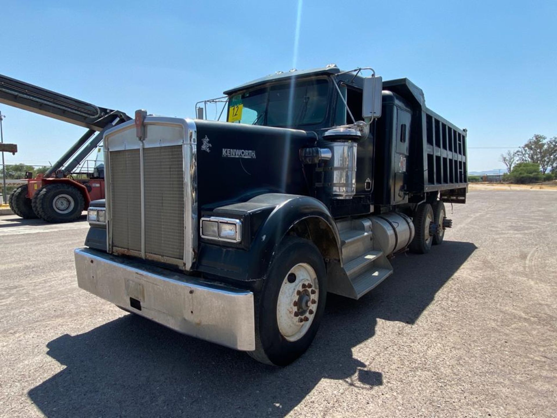 1982 Kenworth Dump Truck, standard transmission of 10 speeds, with Cummins motor - Image 7 of 67