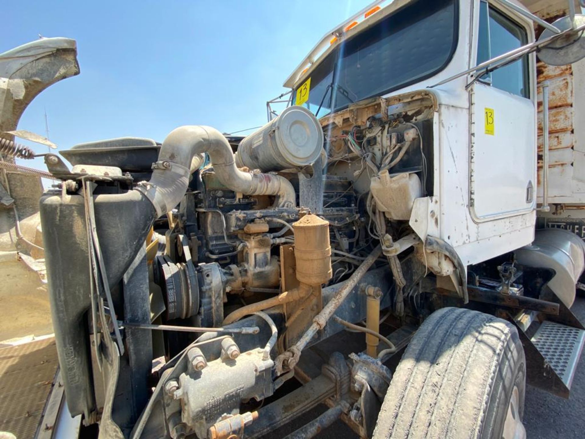 1982 Kenworth Dump Truck, standard transmission of 16 speeds - Image 52 of 59