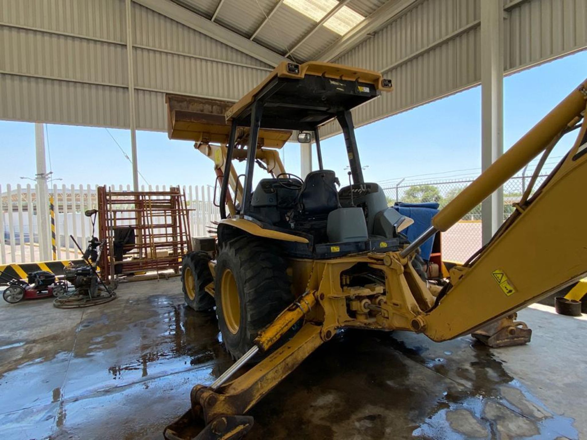 Caterpillar 416D Loader Backhoe, Serial number CAT0416DVBFP16129, Motor number 3054C - Image 16 of 58